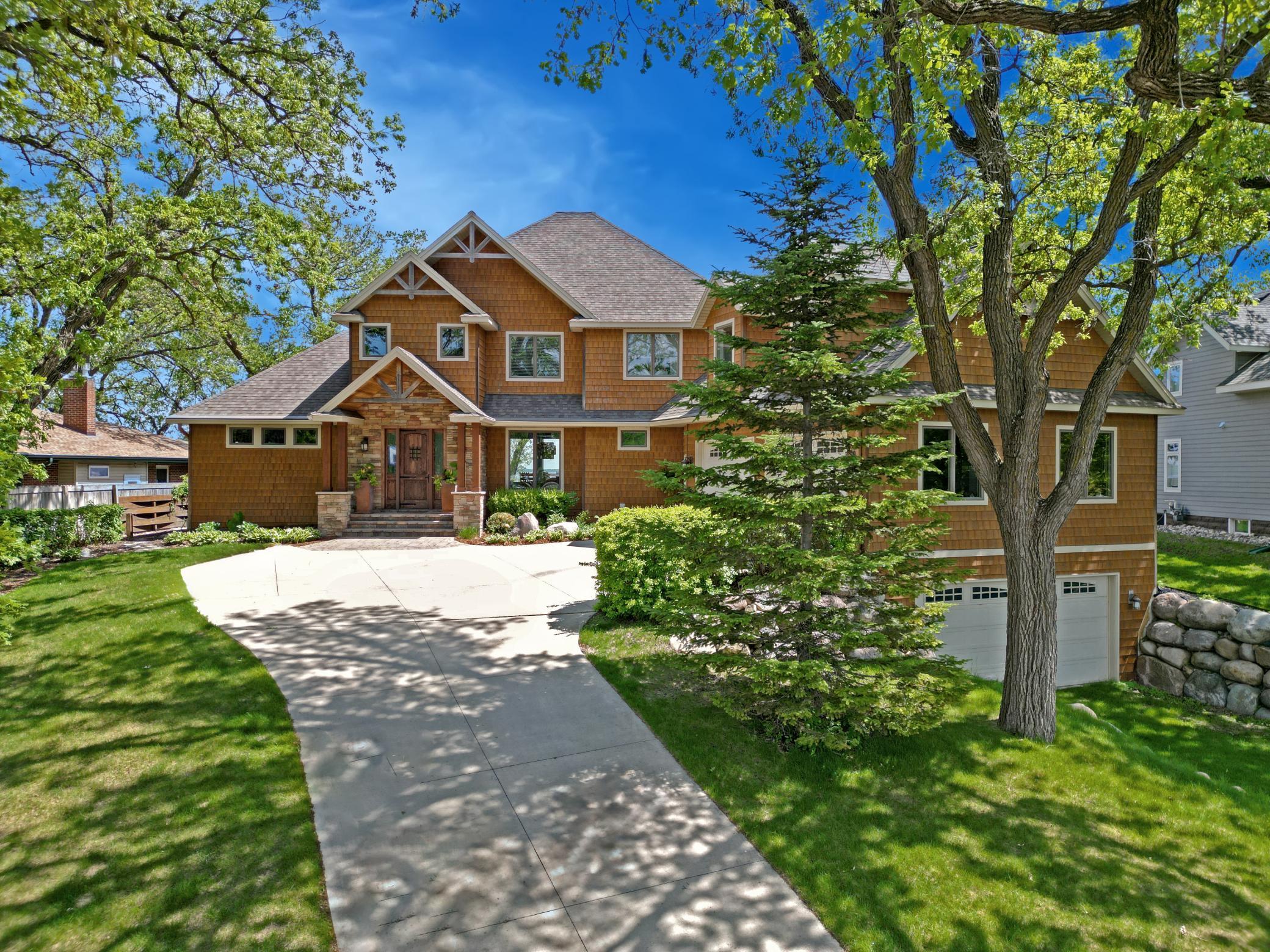 263 Lake Avenue N, Spicer, MN