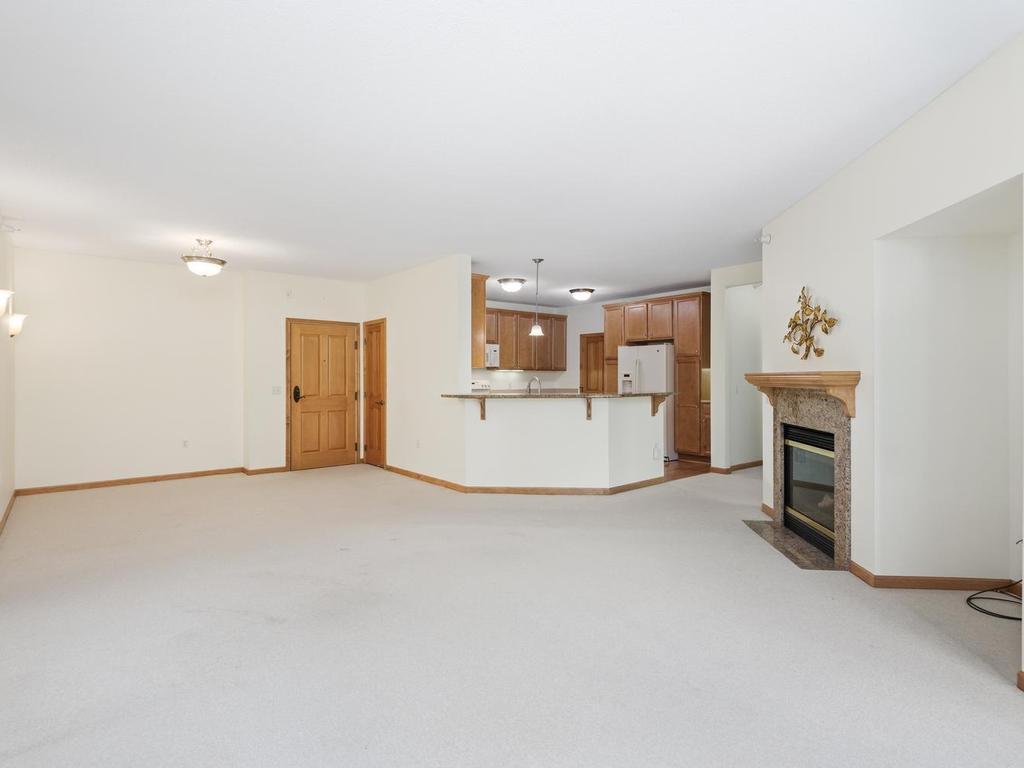 5225 Grandview Square