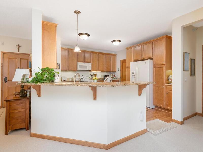 5225 Grandview Square