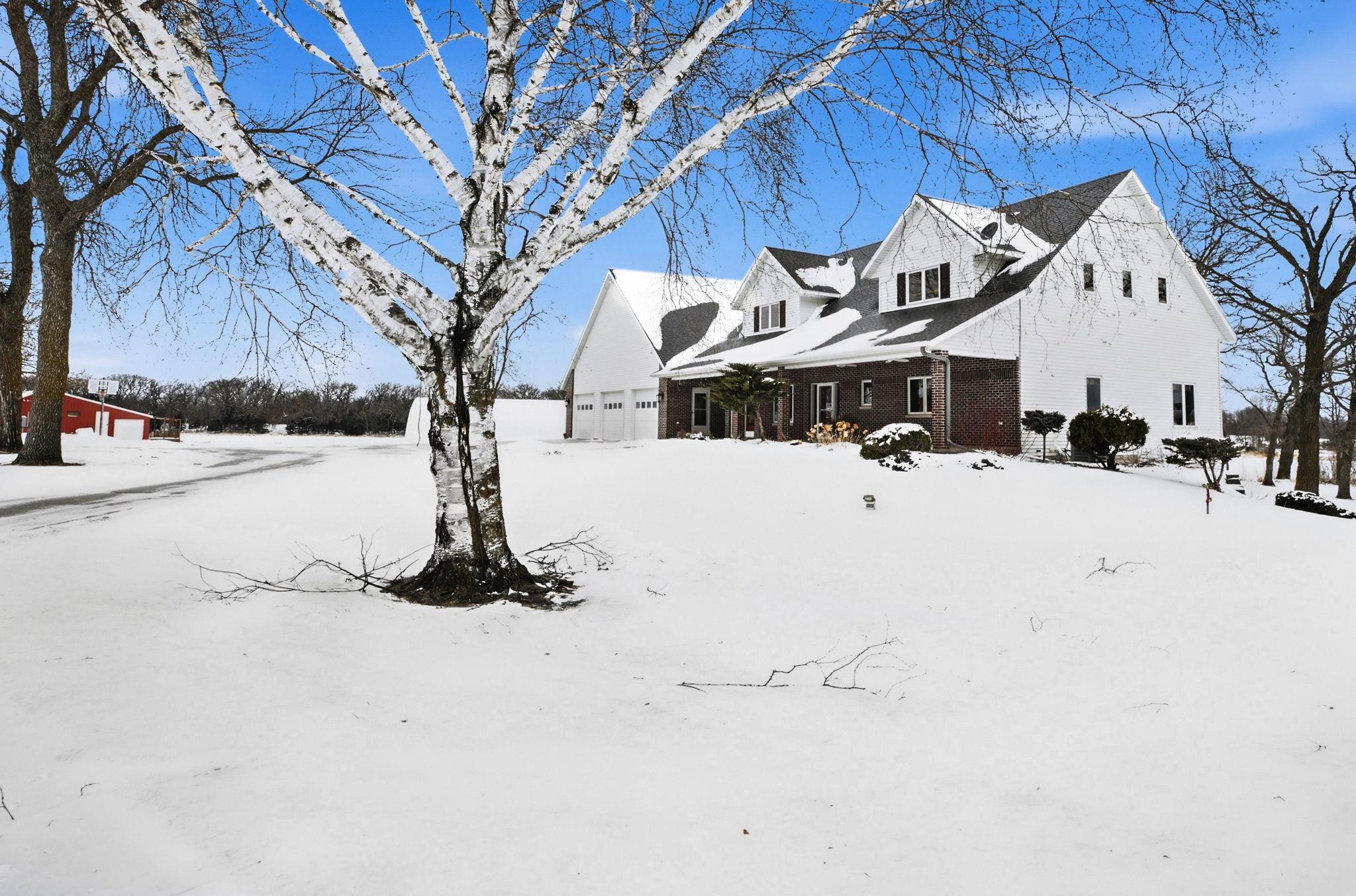 3825 County Road 40 NE