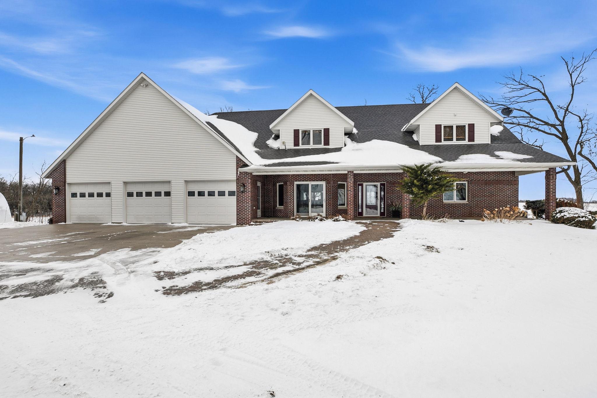 3825 County Road 40 NE