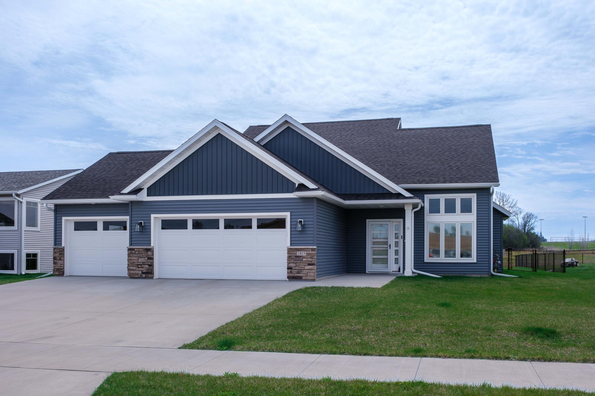 2415 Elk Run Drive SE