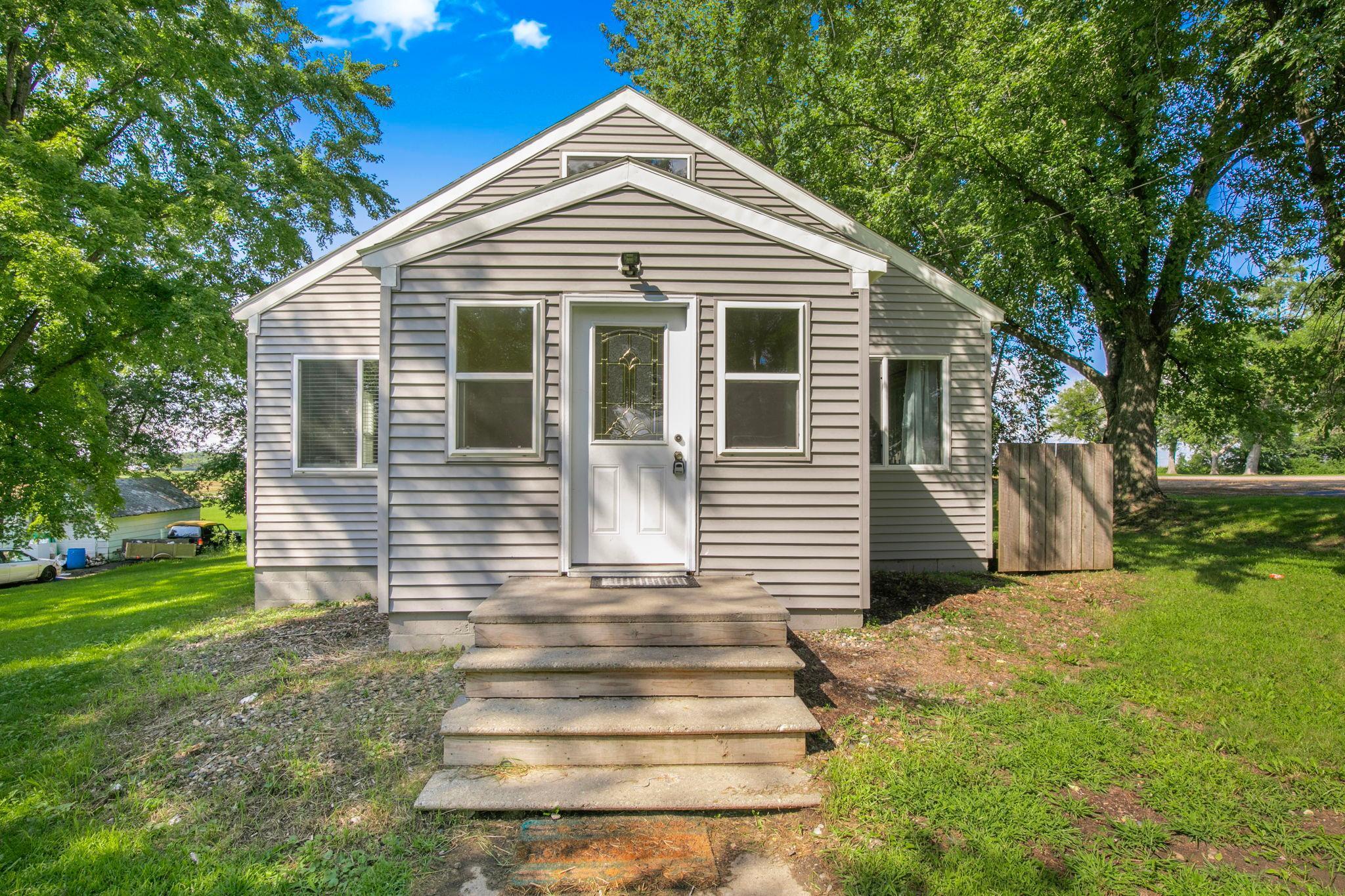 109 Main Street E, Spring Hill, MN