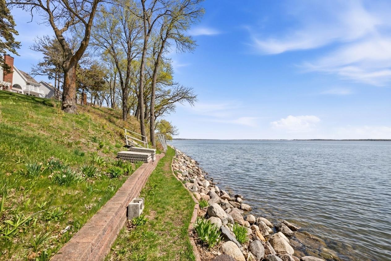 7711 N Shore Drive