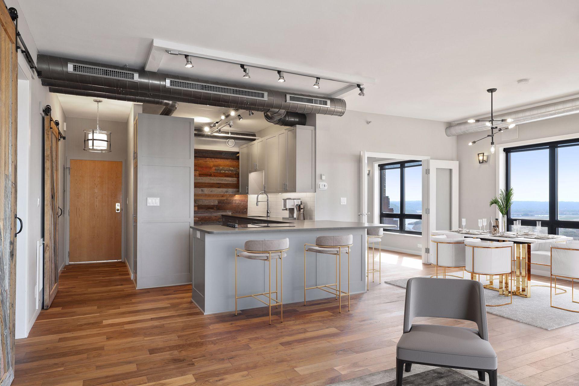 168 6th Street E