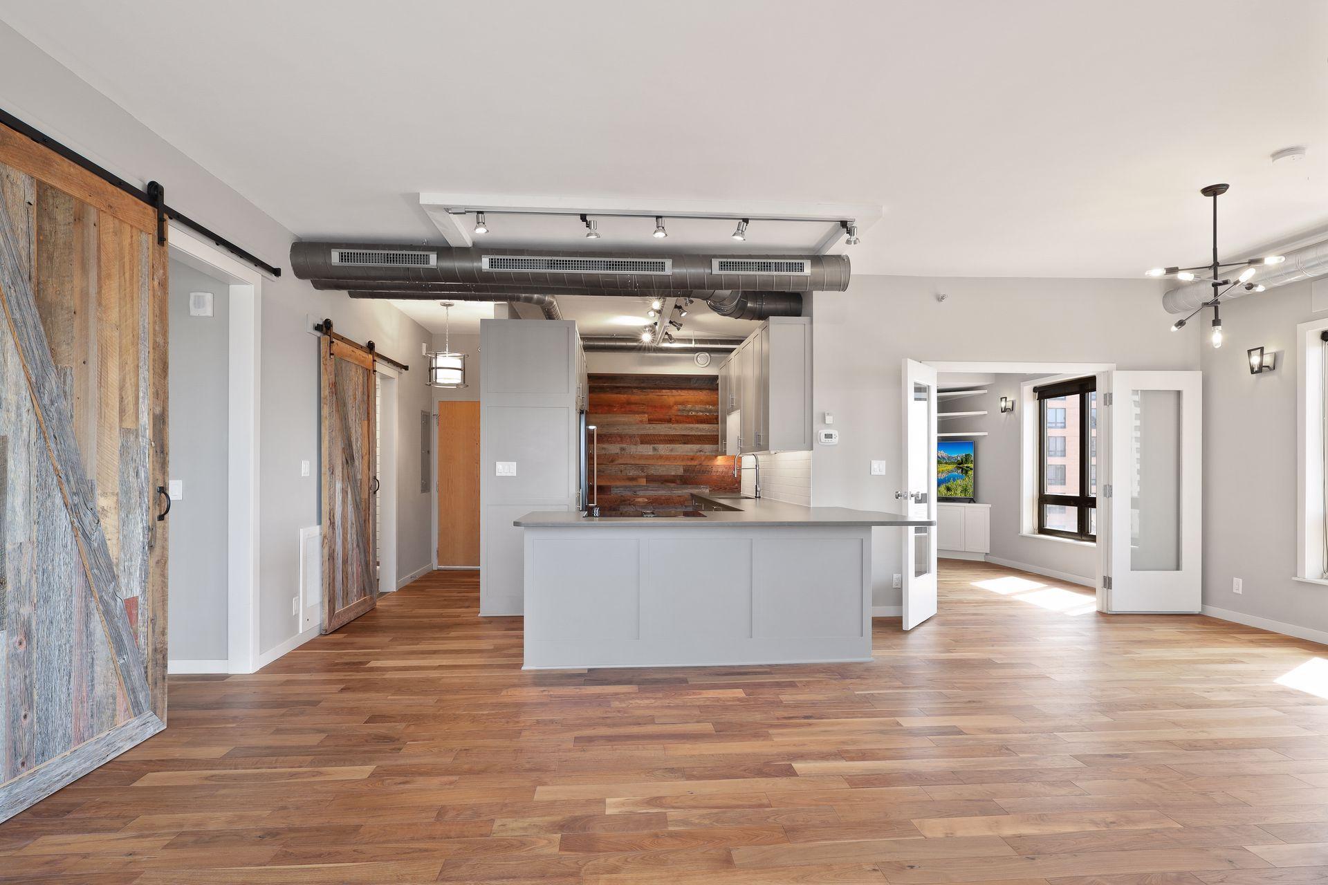 168 6th Street E
