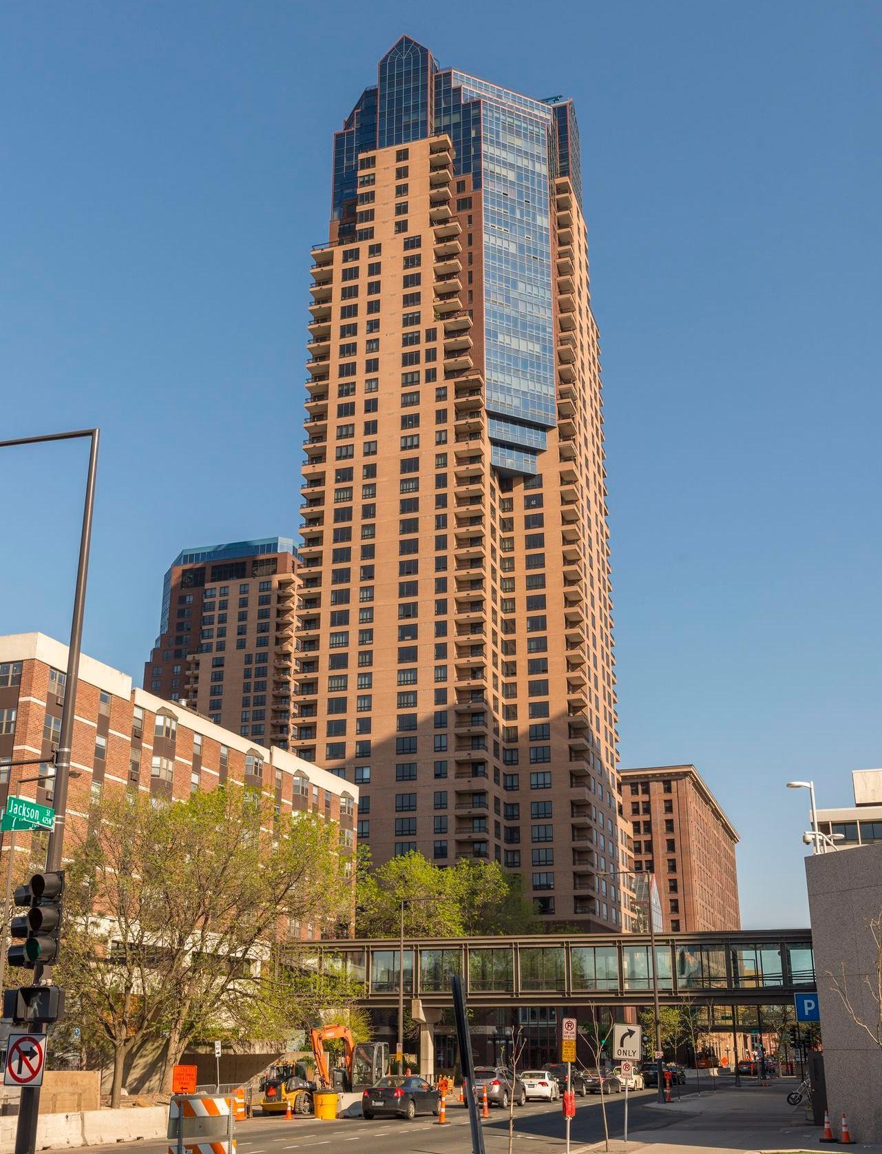 168 6th Street E