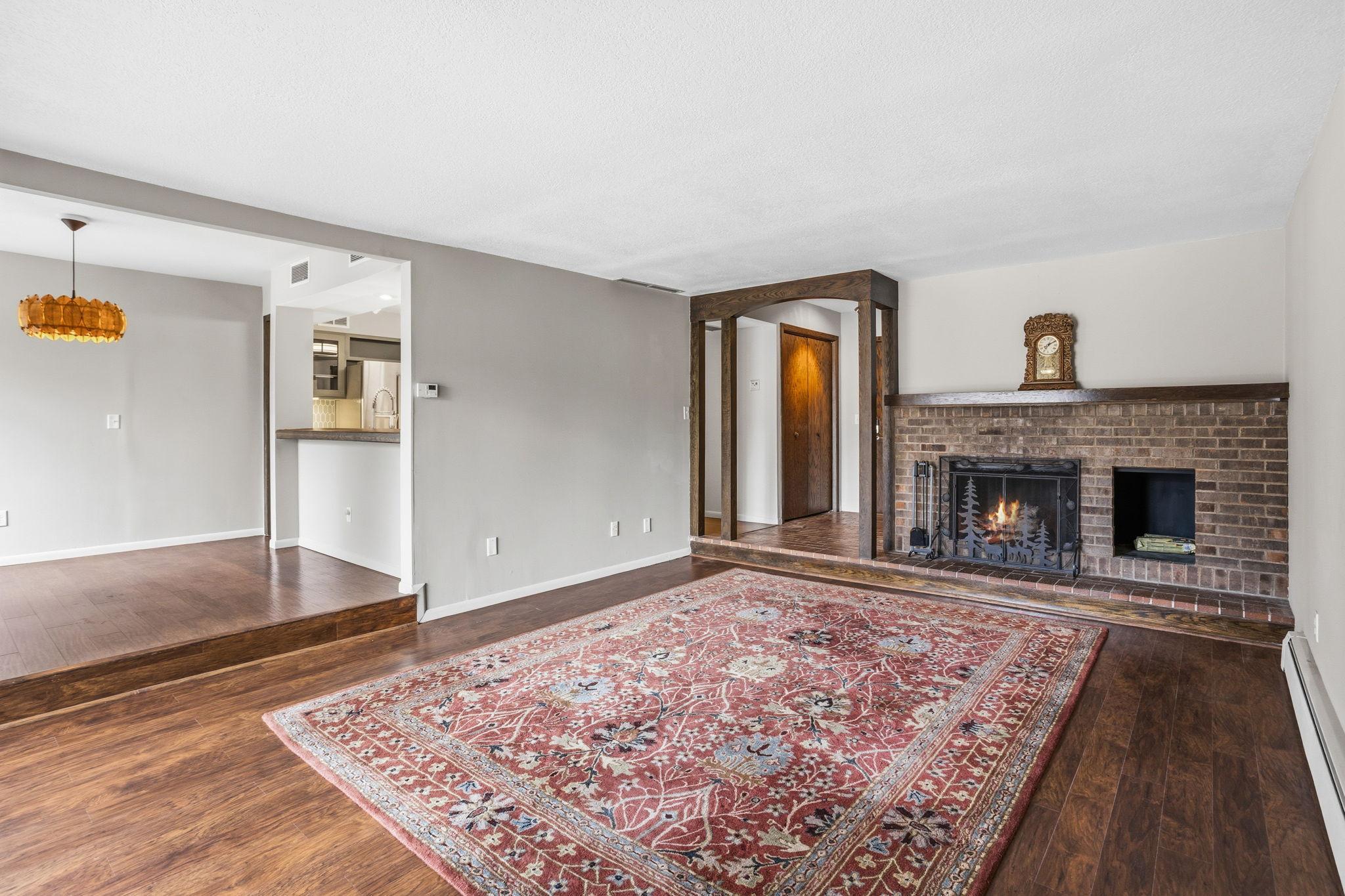 6115 Lincoln Drive