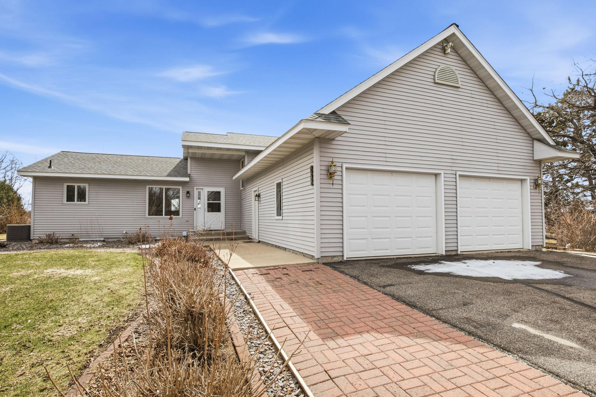 12323 212th Avenue NE, New London, MN