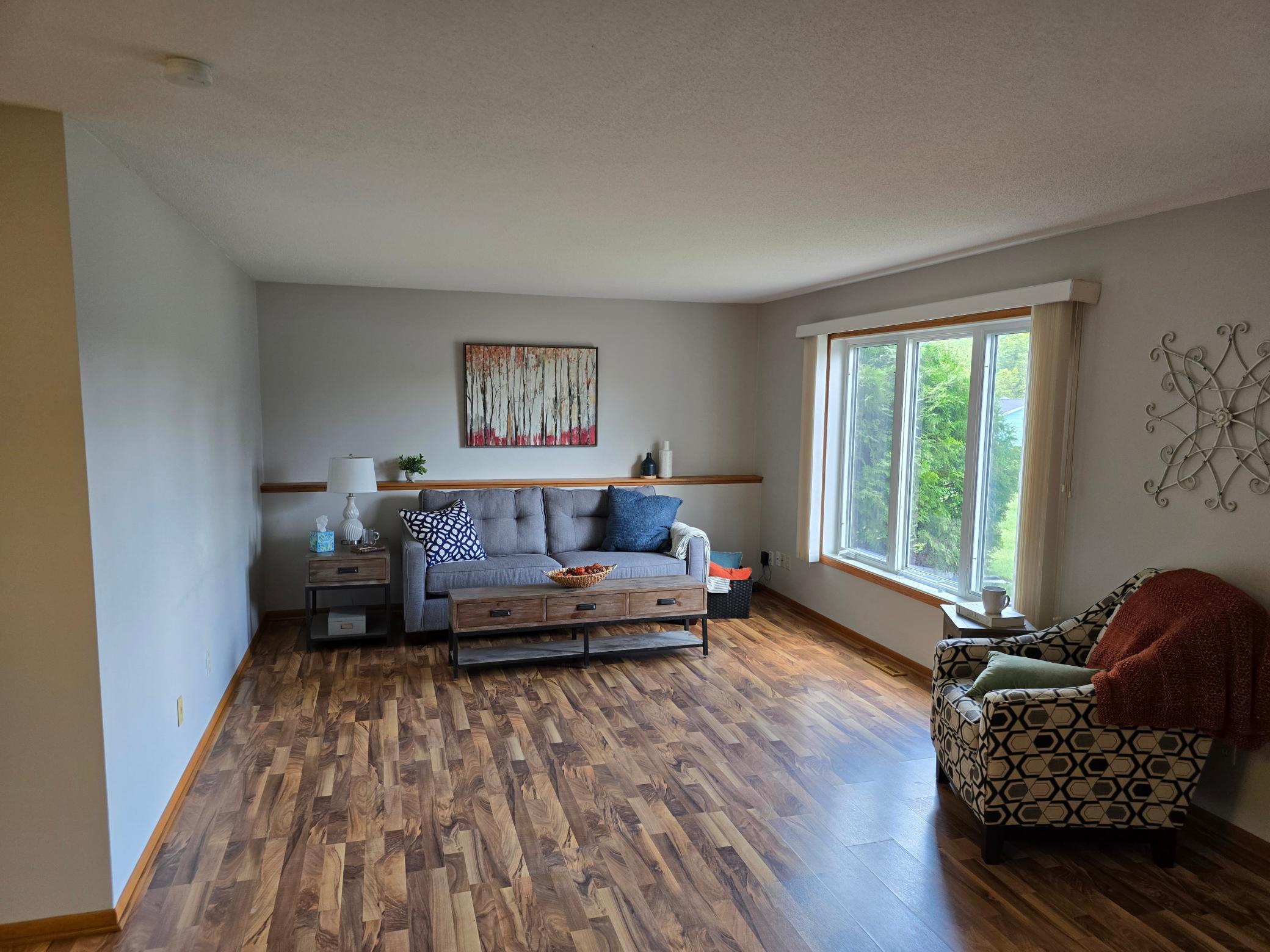 1102 Park Street W