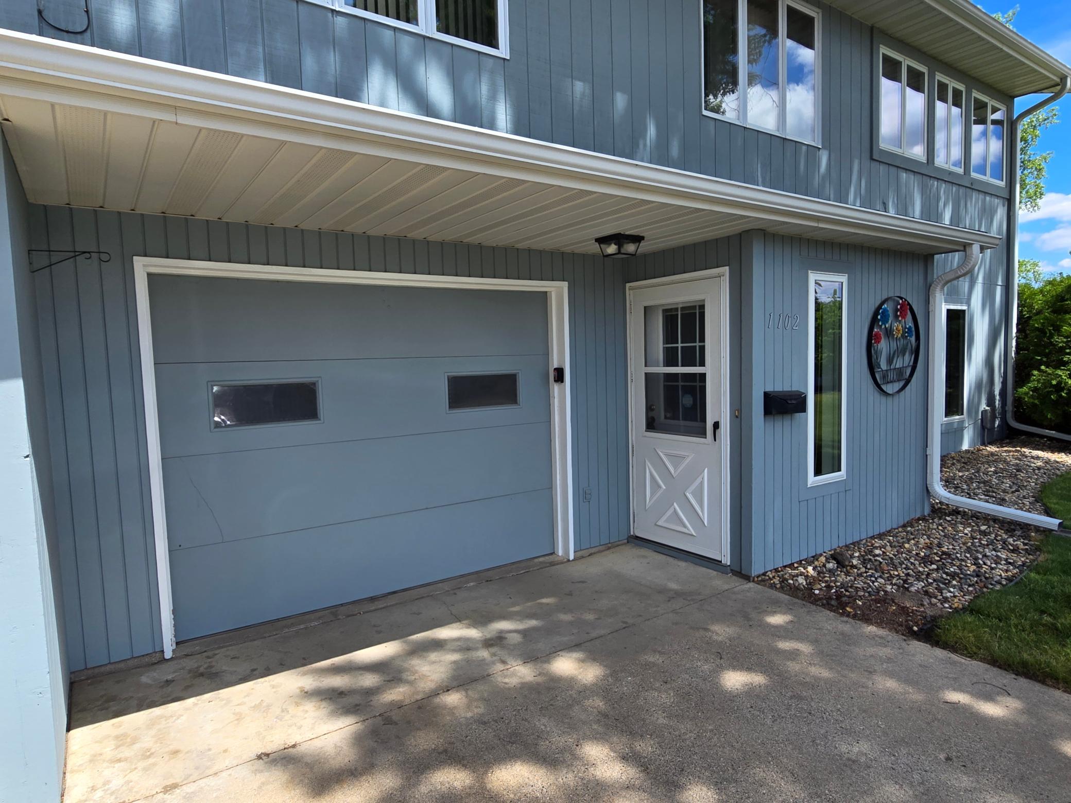 1102 Park Street W