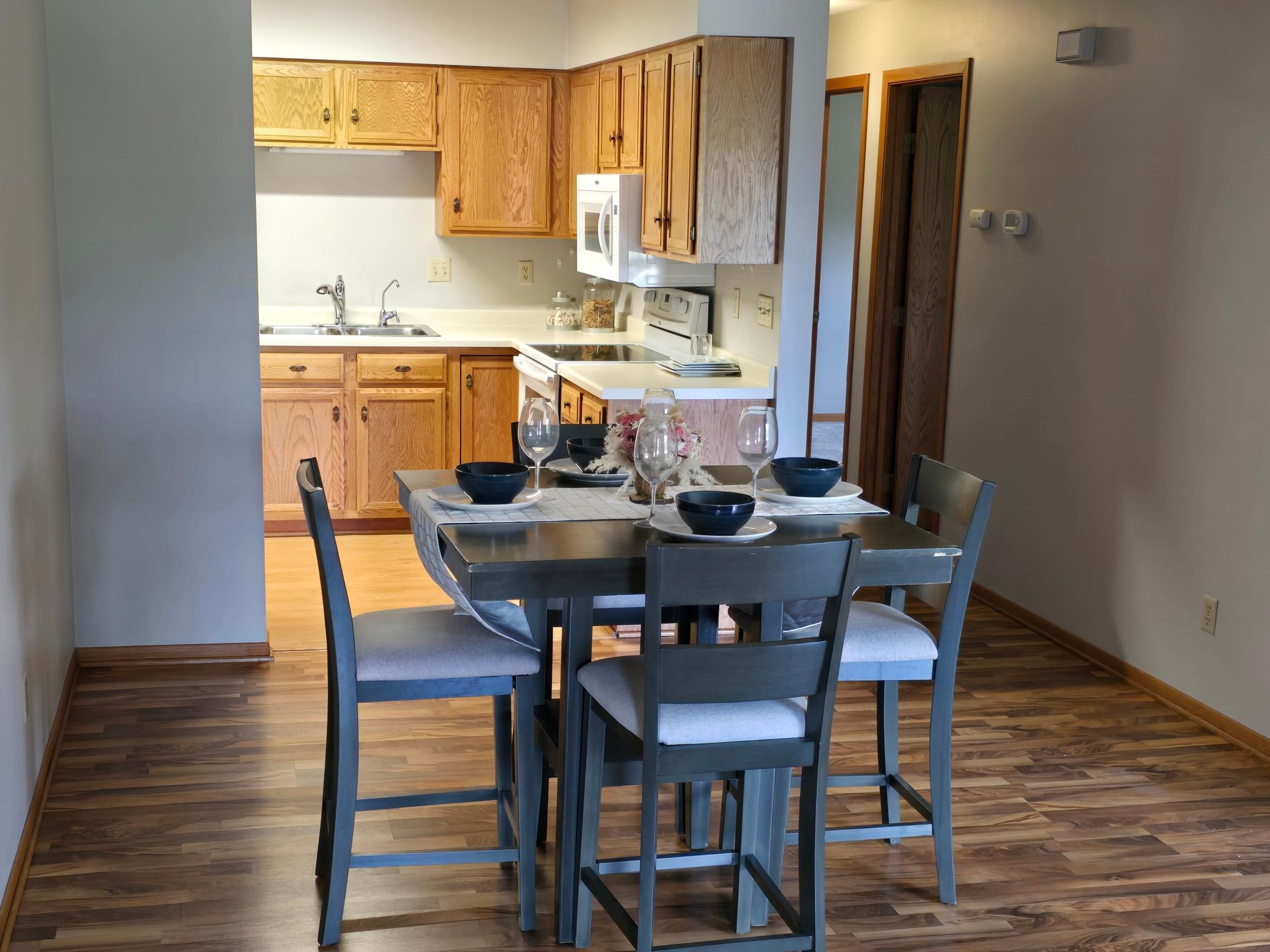 1102 Park Street W