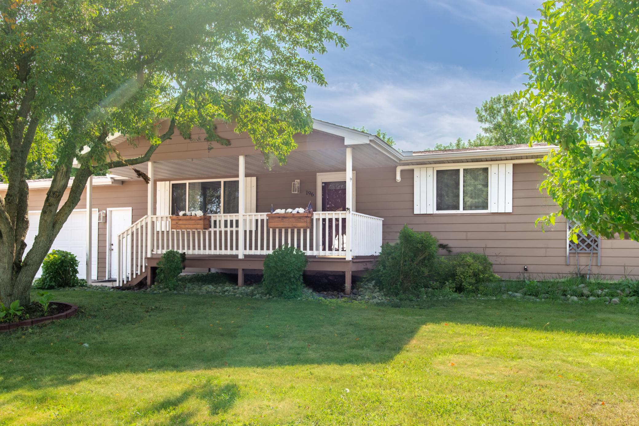 196 Hillcrest Avenue, Spicer, MN