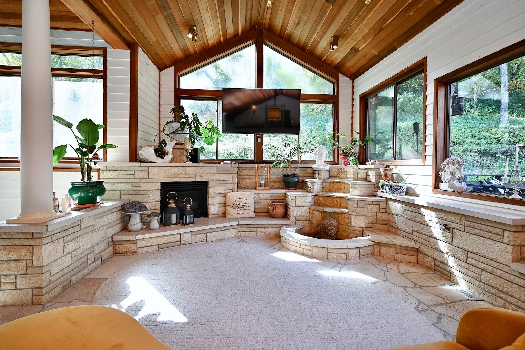 2331 Goodview Road