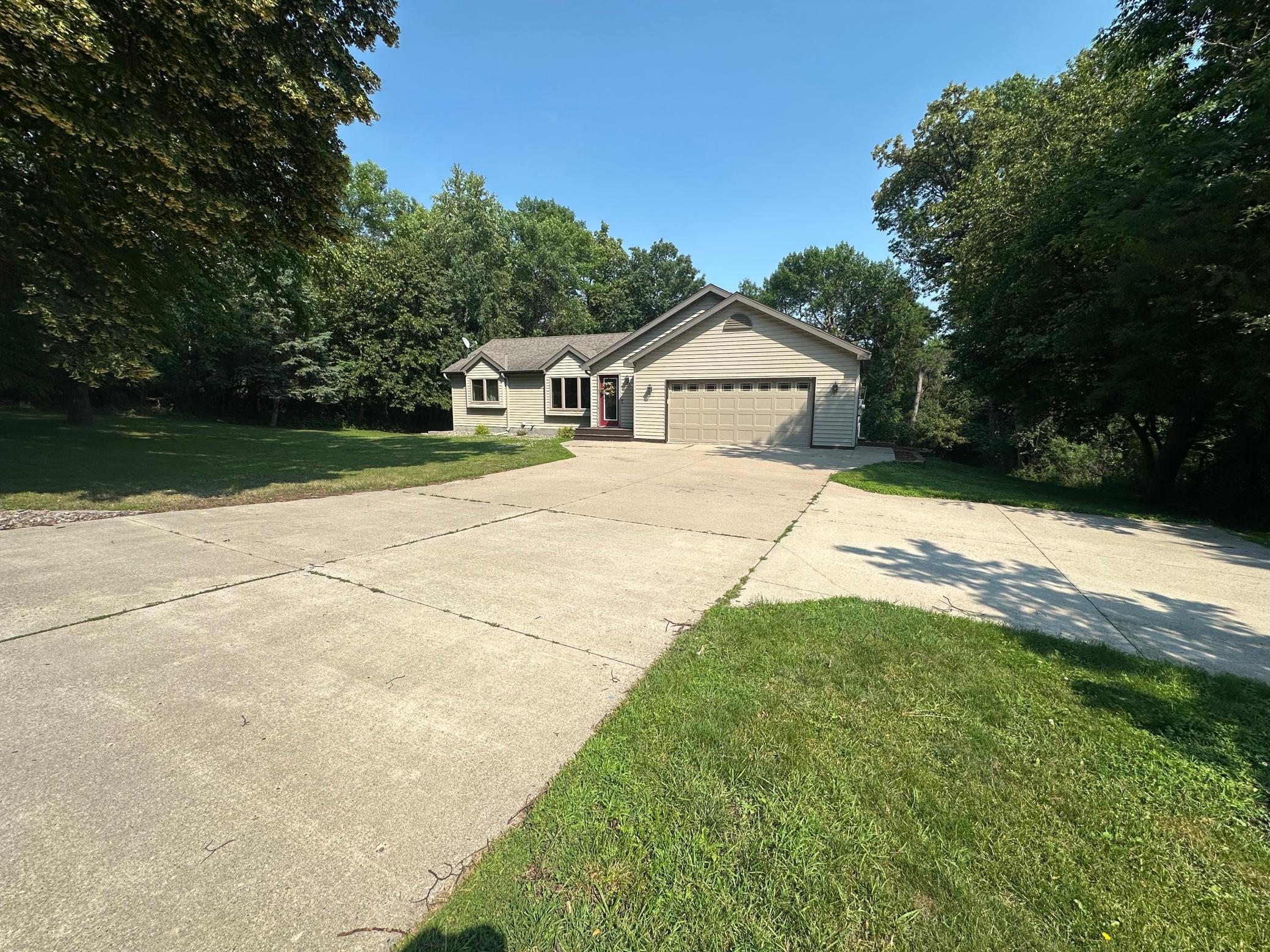 9 Nakota Drive NE