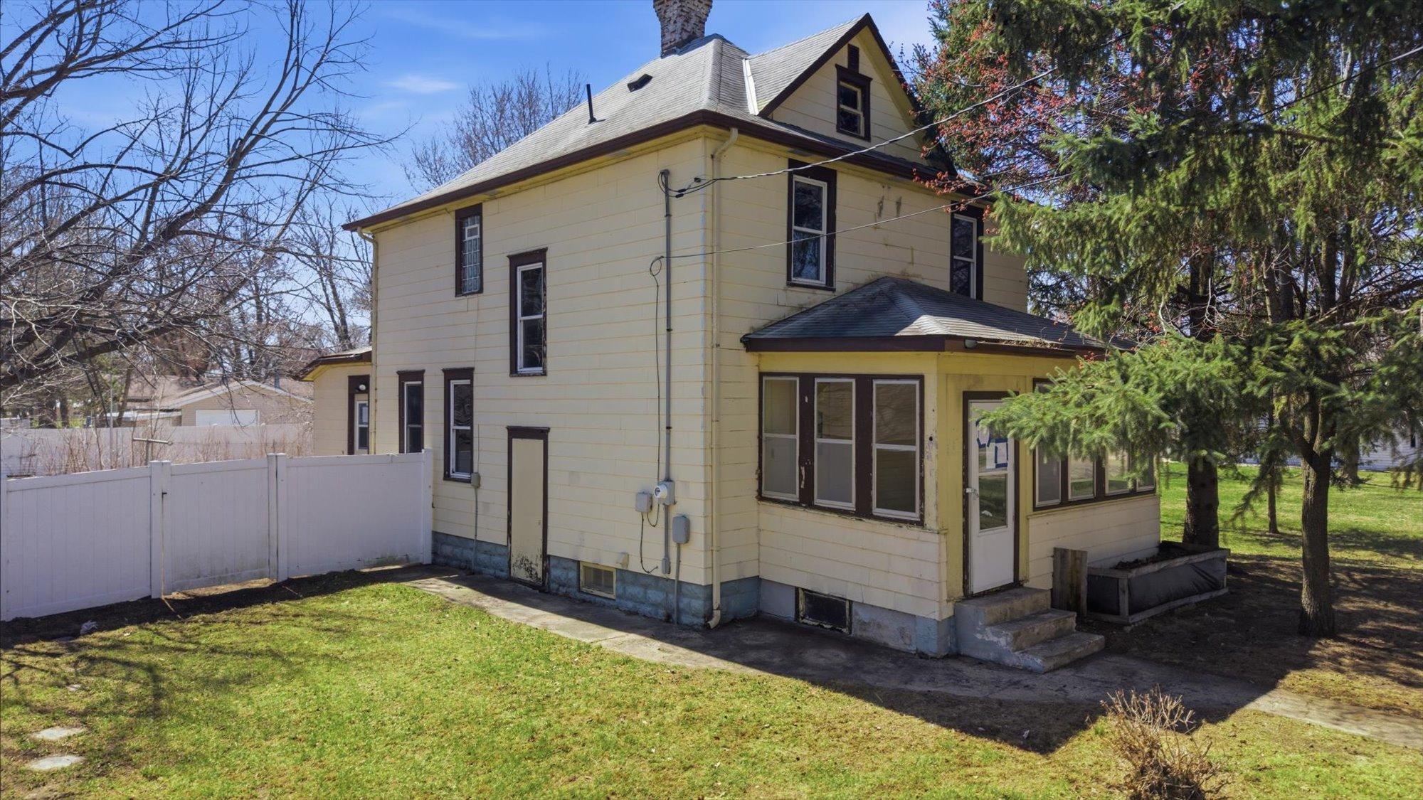 237 2nd Street SW