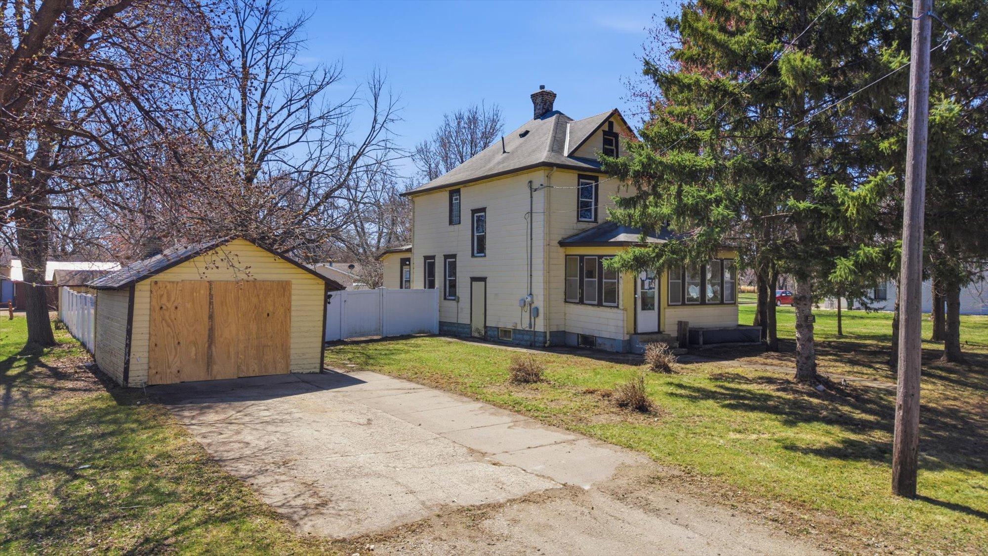 237 2nd Street SW