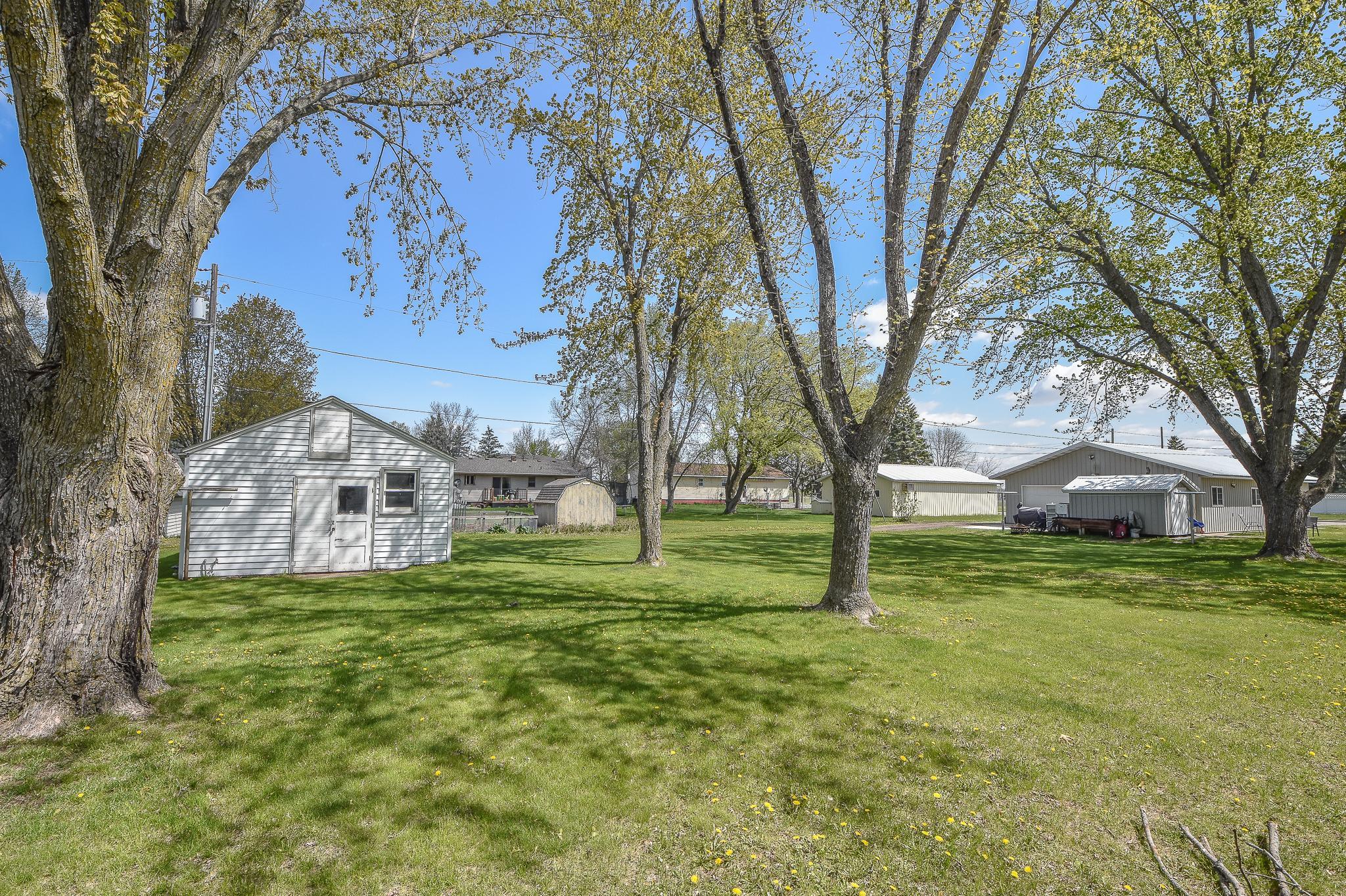 464 Main Street E