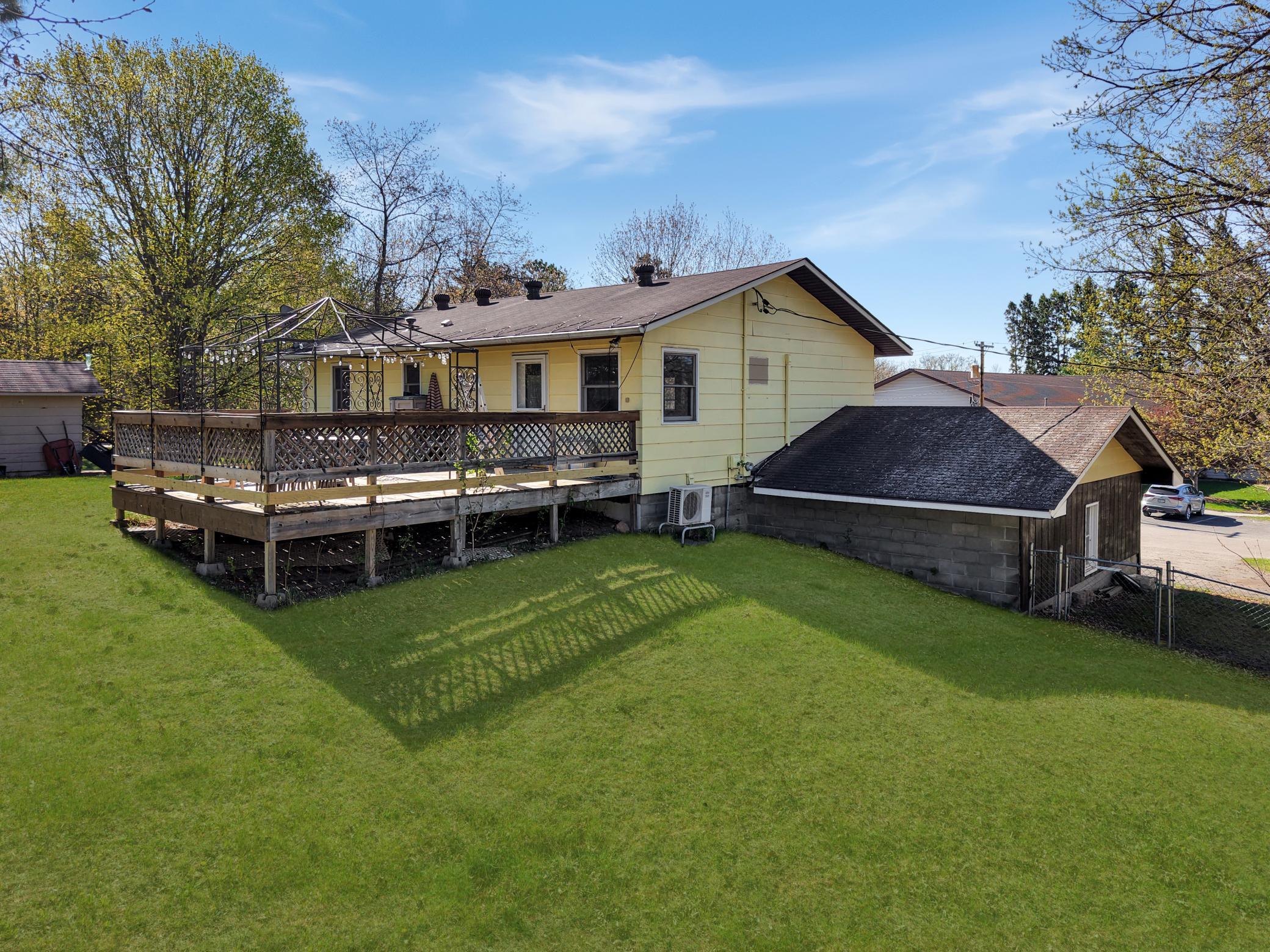 310 Wagonner Avenue E