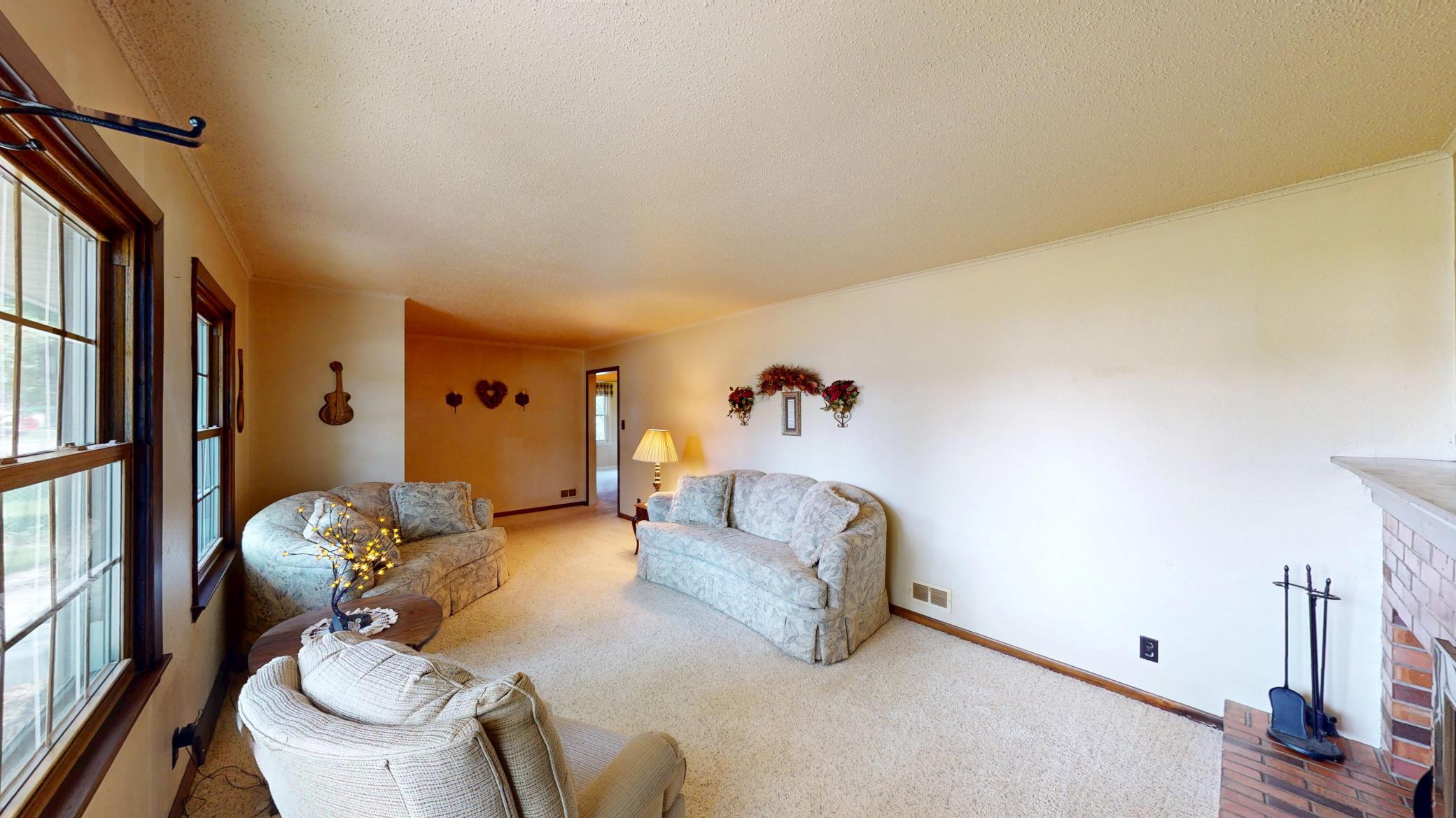 904 Clausen Avenue