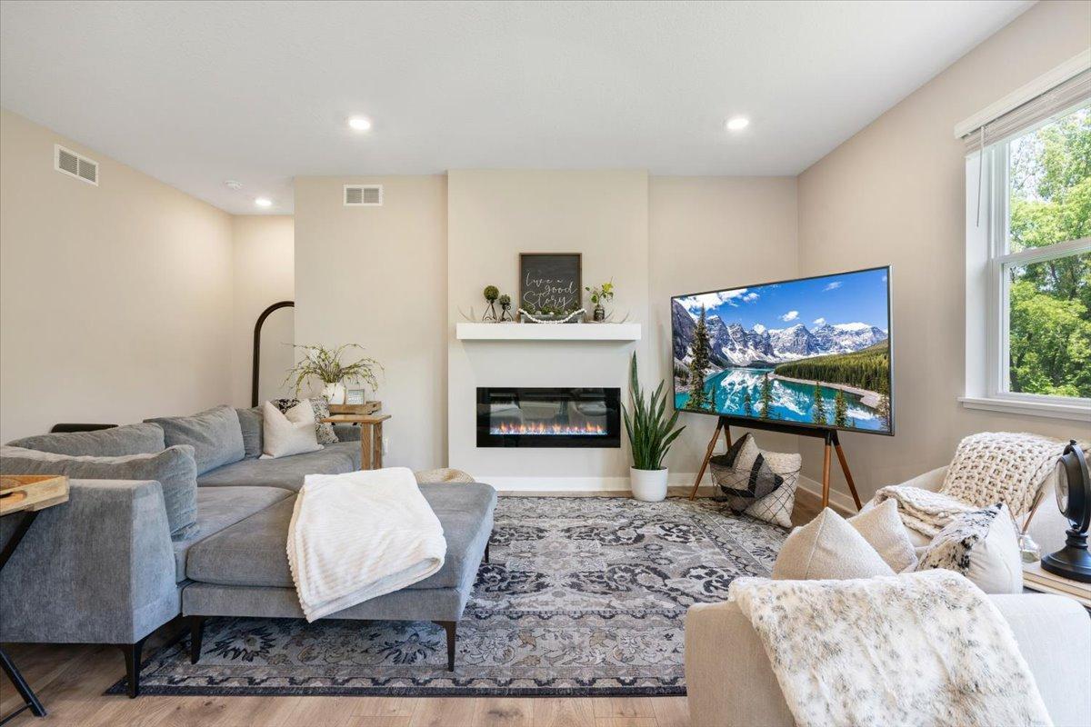 19142 Grass Lake Trail