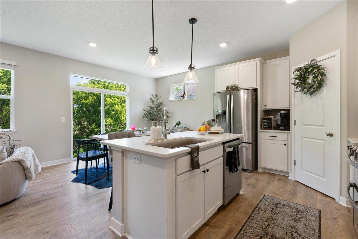 19142 Grass Lake Trail