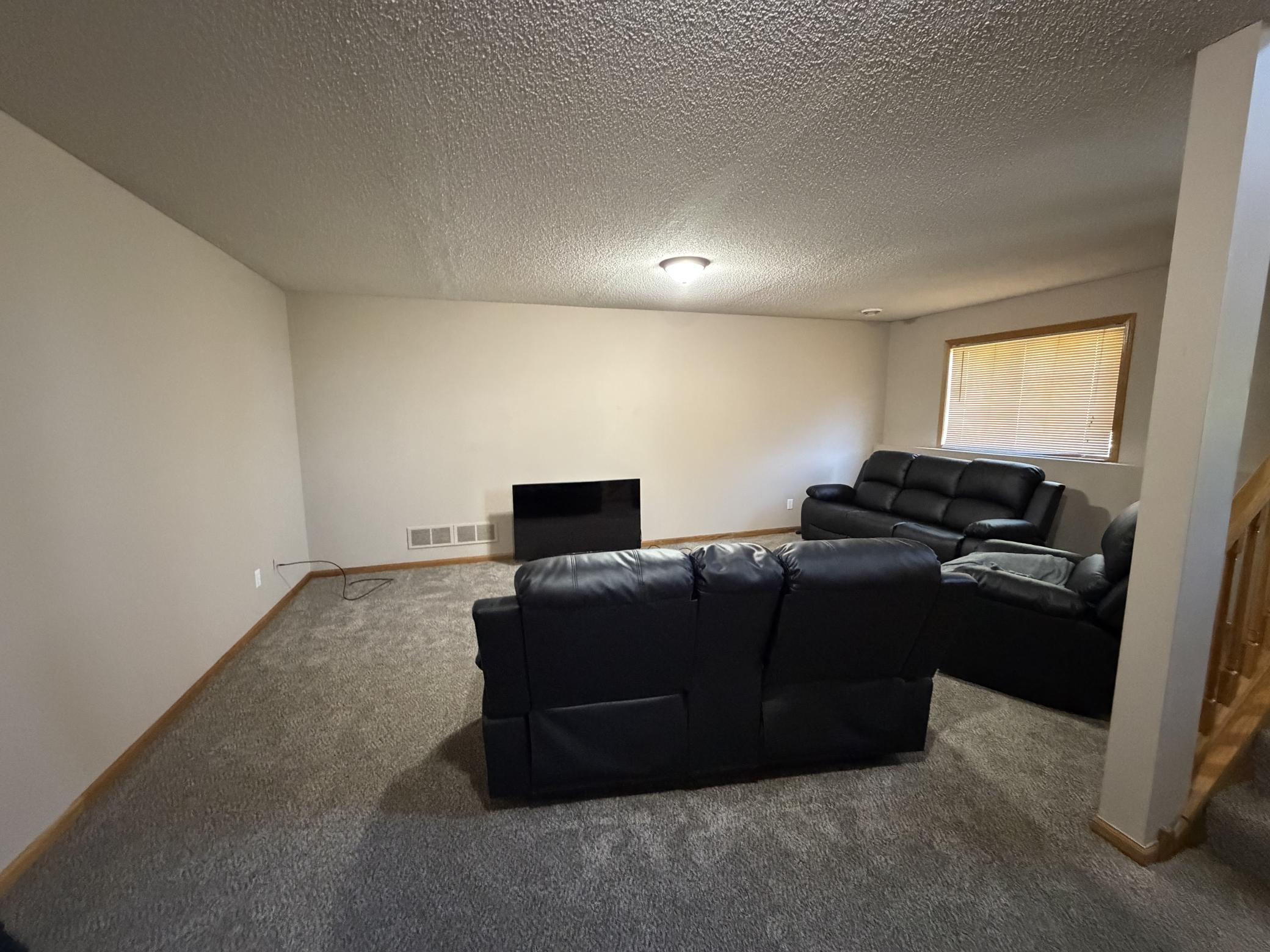 402 Creekside Drive
