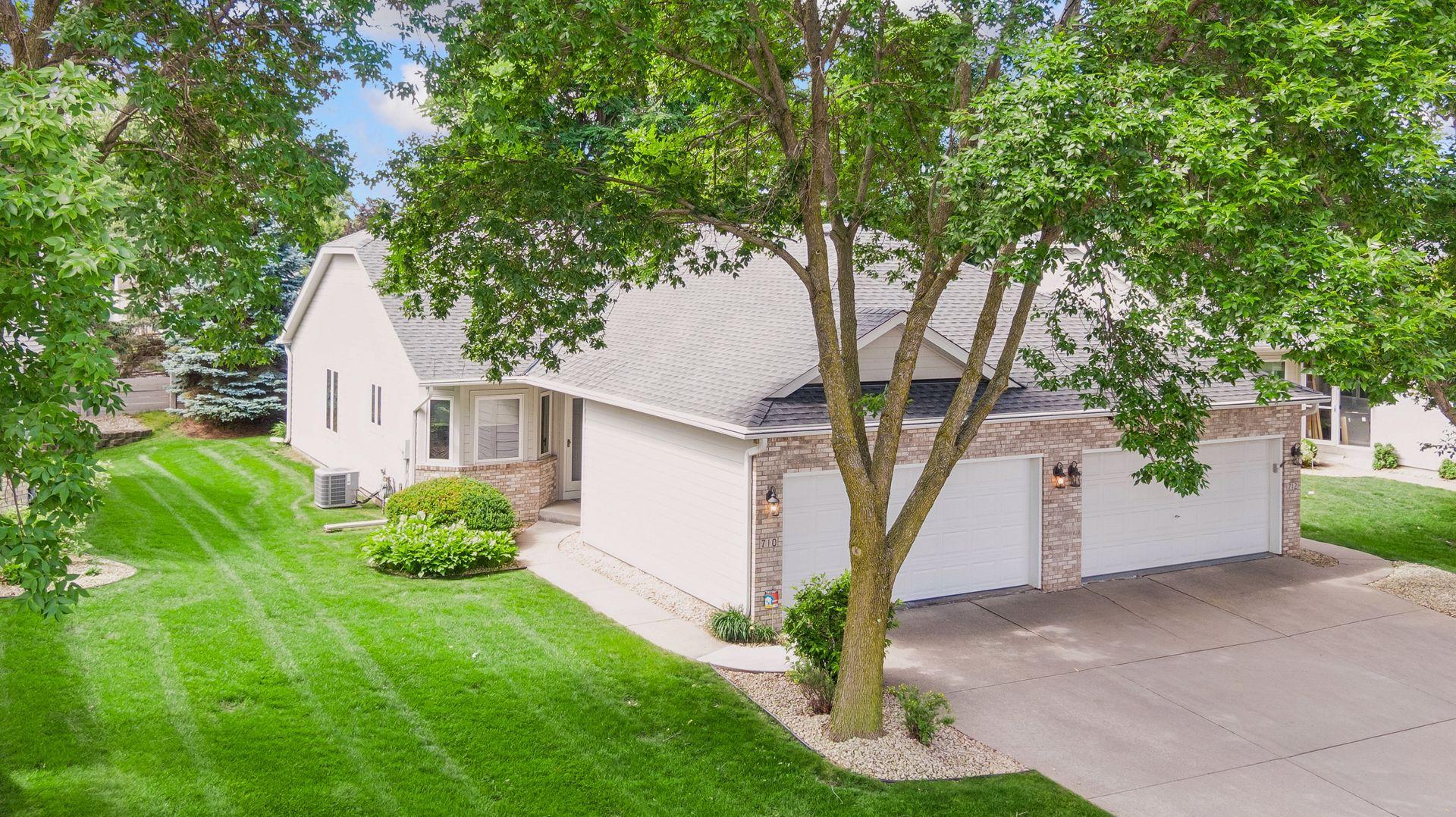 710 Emerald Ridge