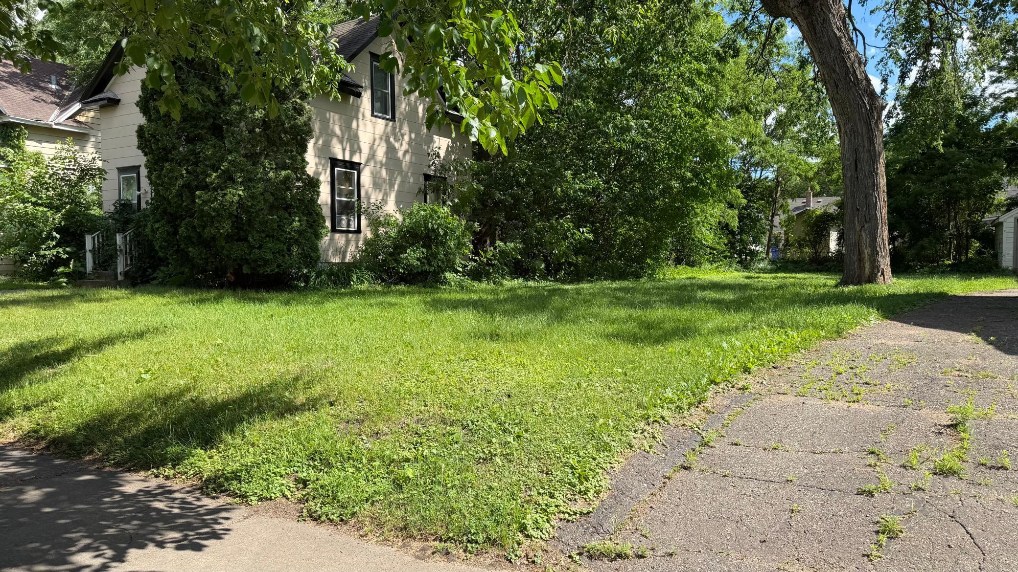 13xx Hewitt Avenue