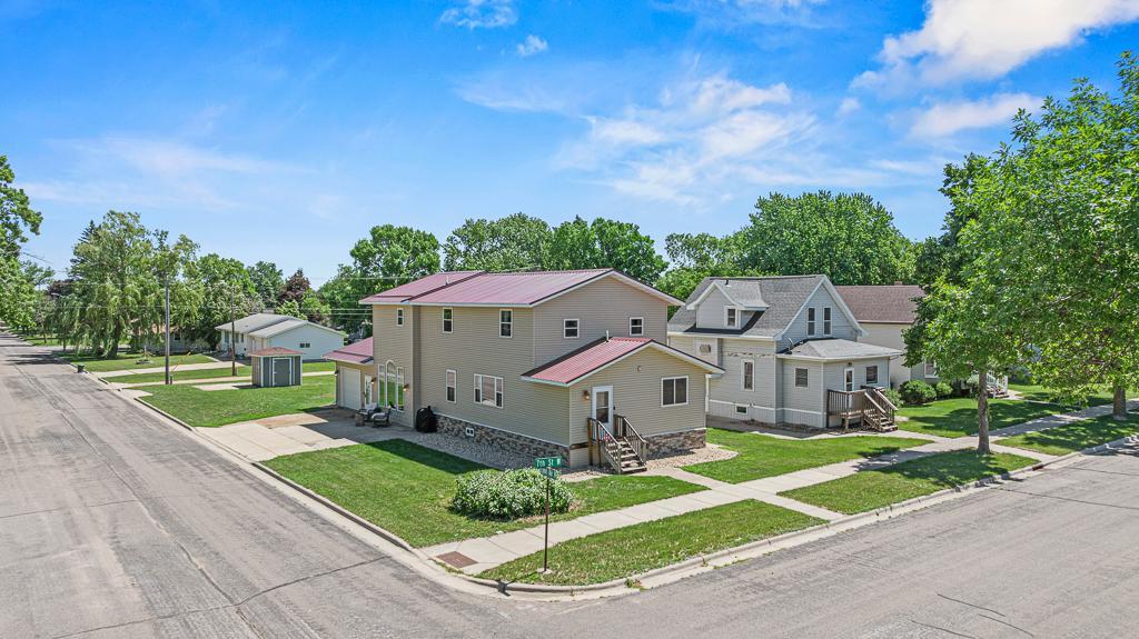 313 7th Street W
