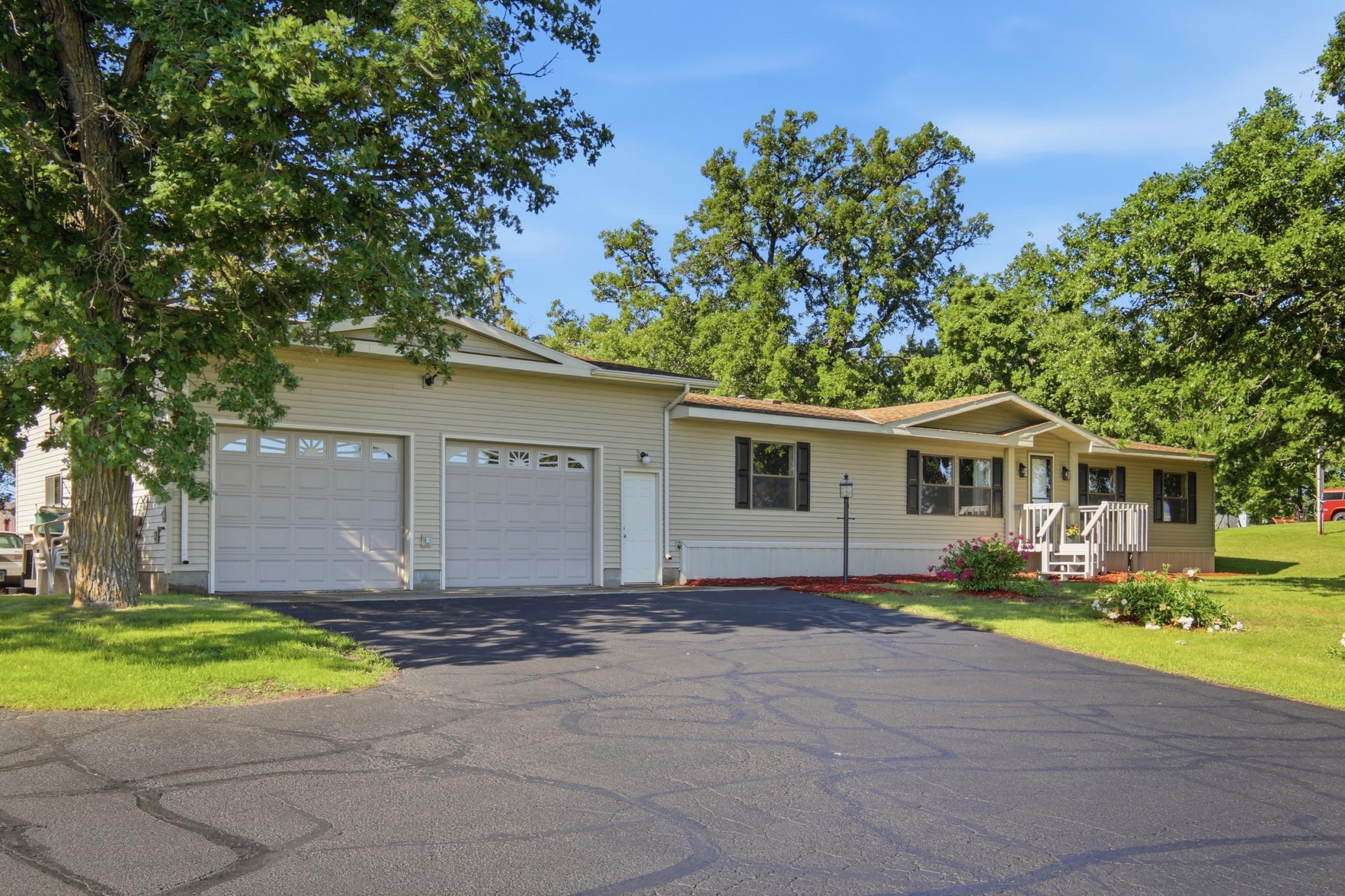 7001 County Road 40 NE, New London, MN