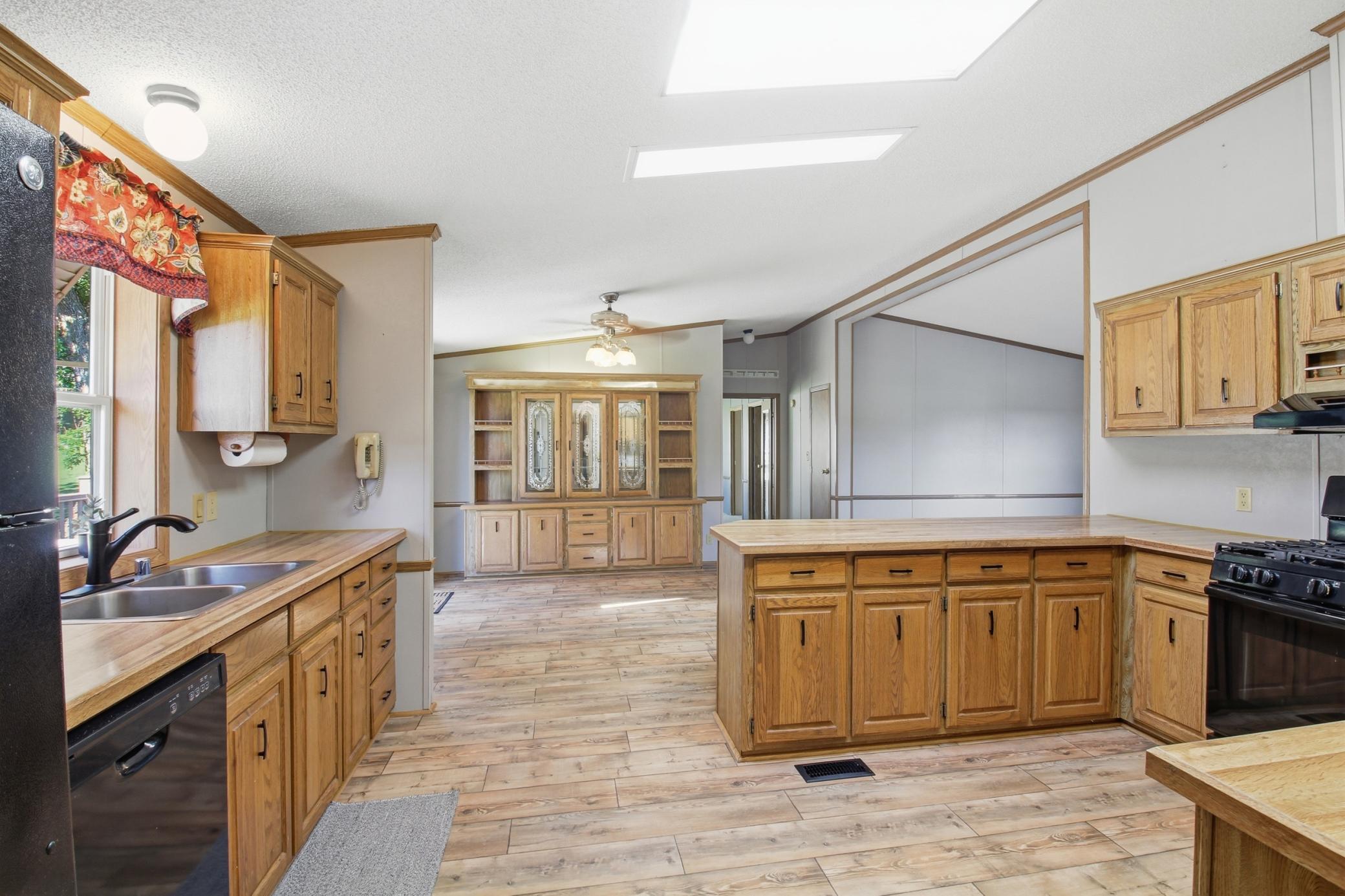 7001 County Road 40 NE