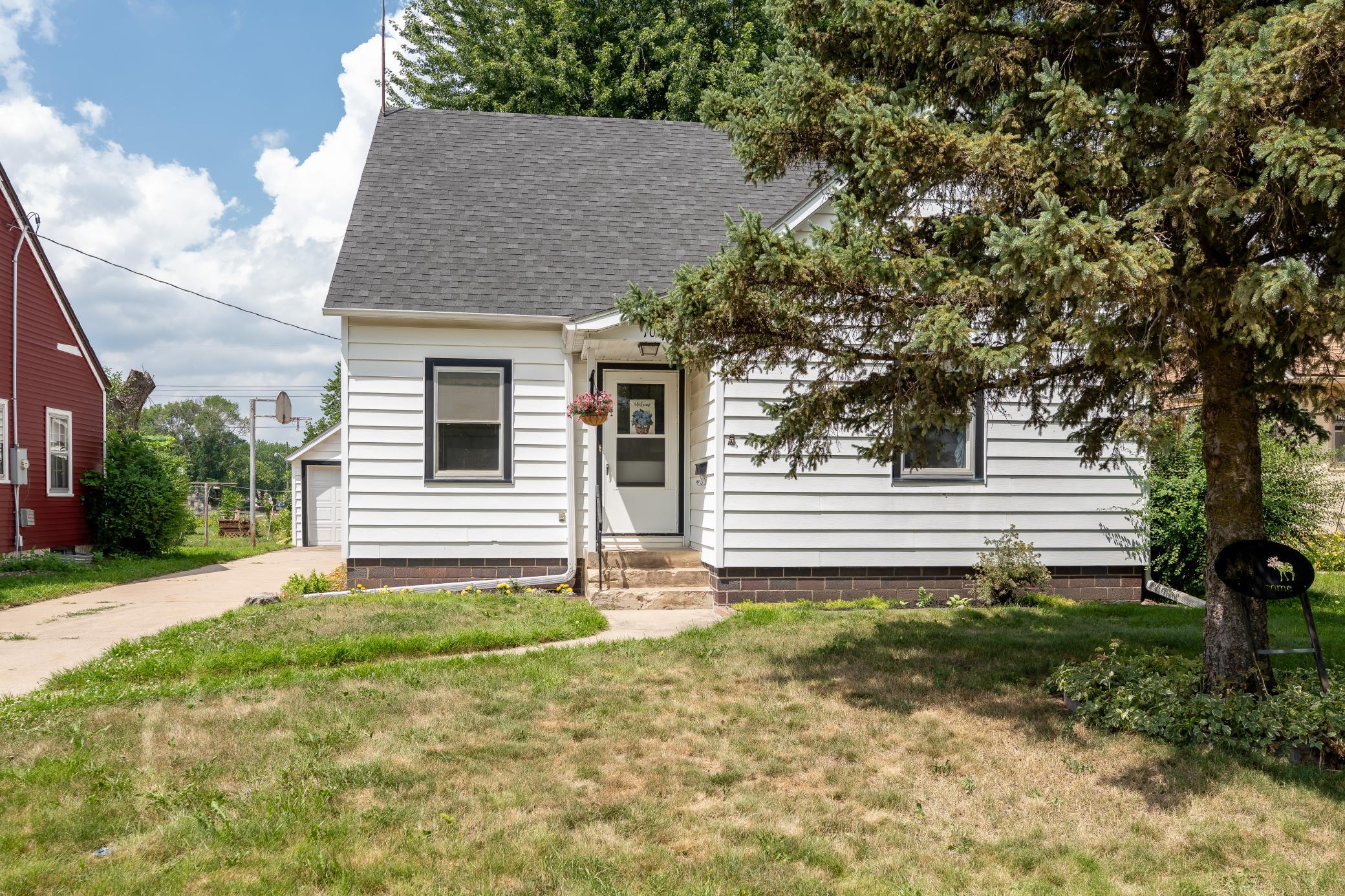 102 5th Street NE