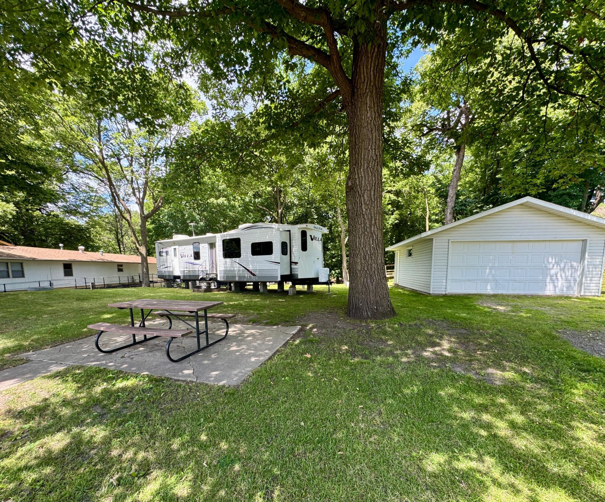 8400 N Shore Drive, Spicer, MN
