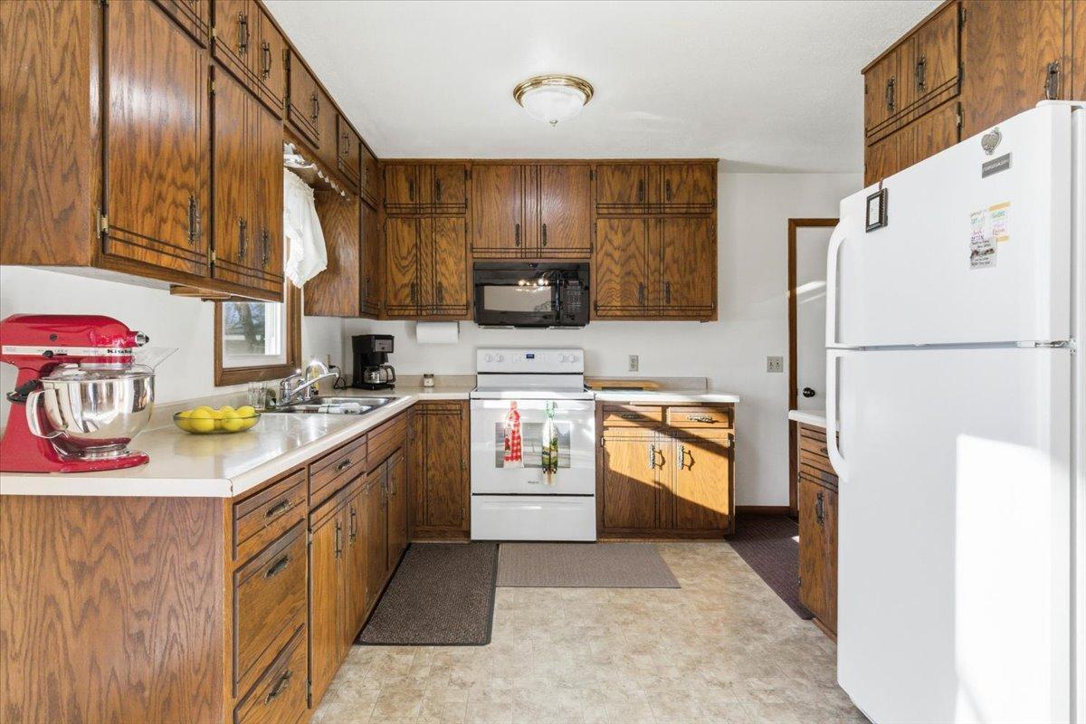 20611 Becker Lake Circle