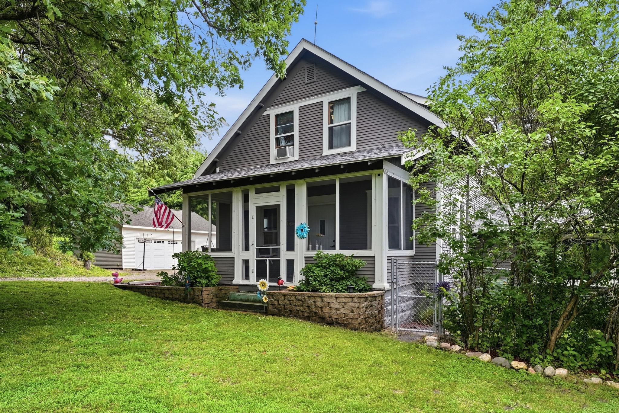 219 Main Street N