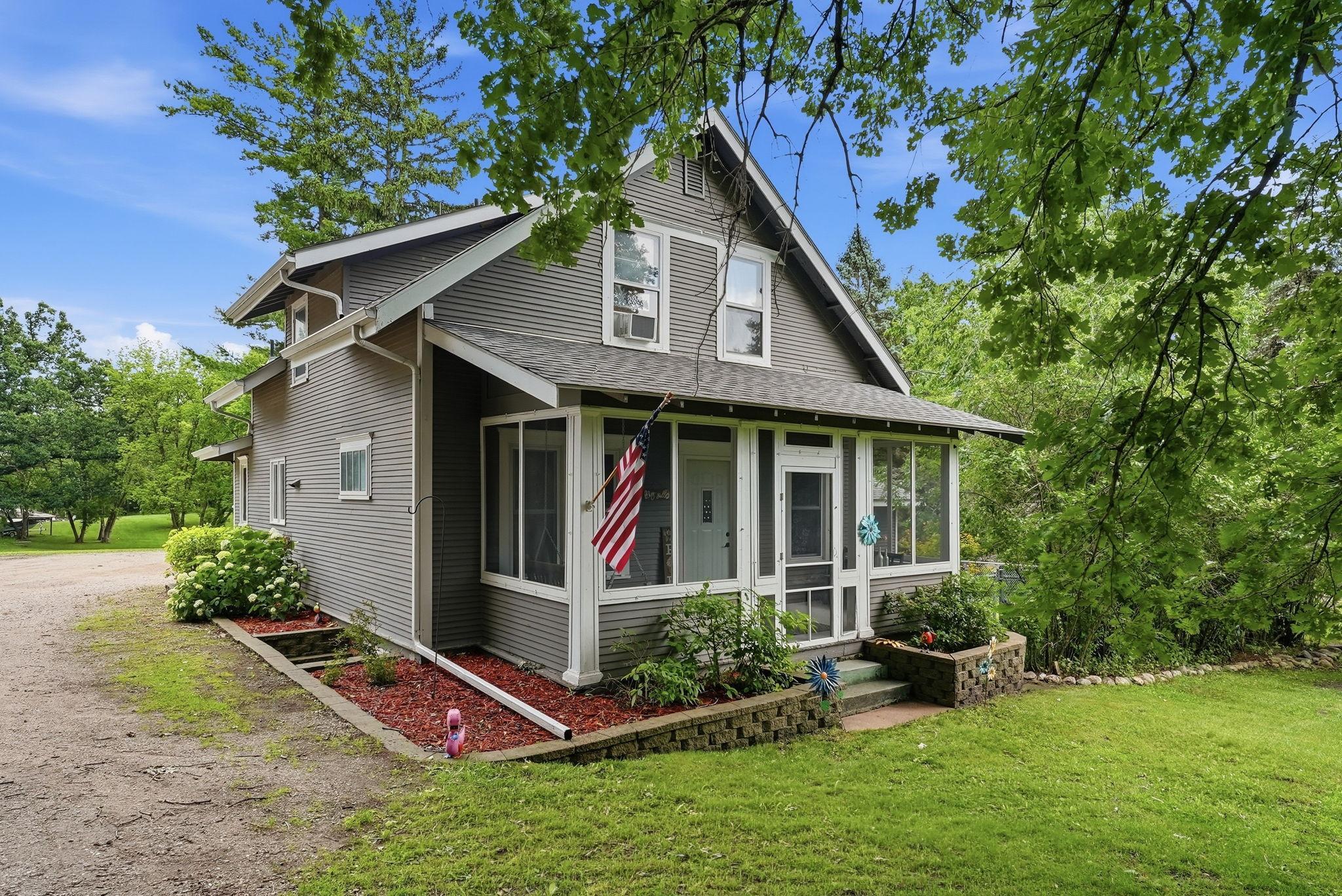 219 Main Street N, New London, MN