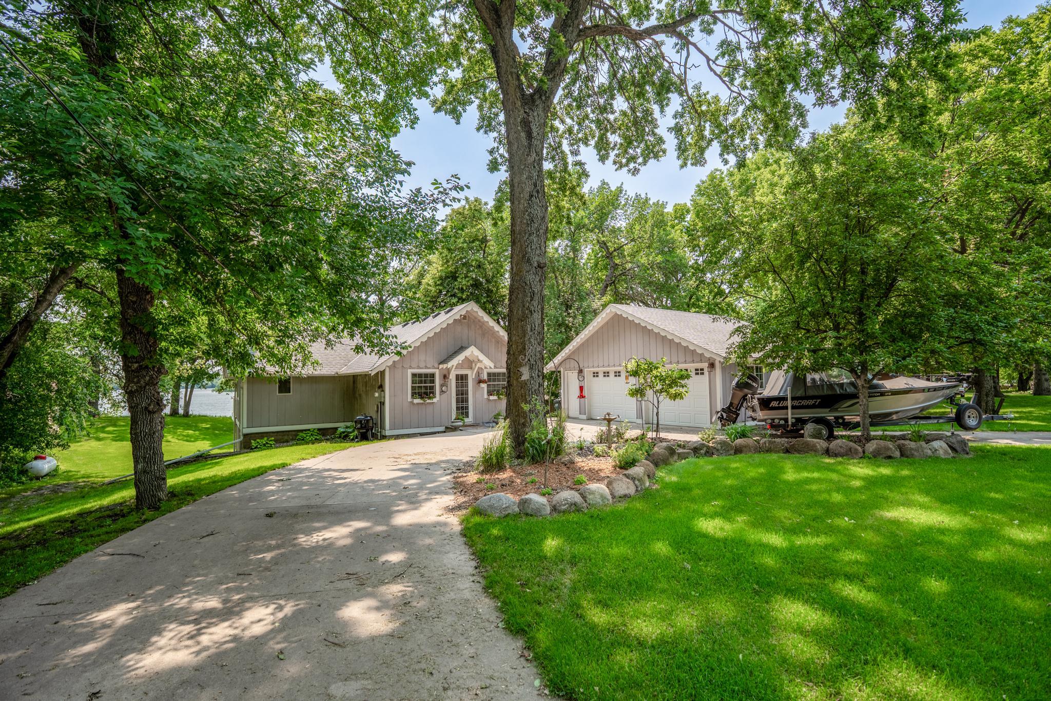 5999 150th Avenue NE, Spicer, MN