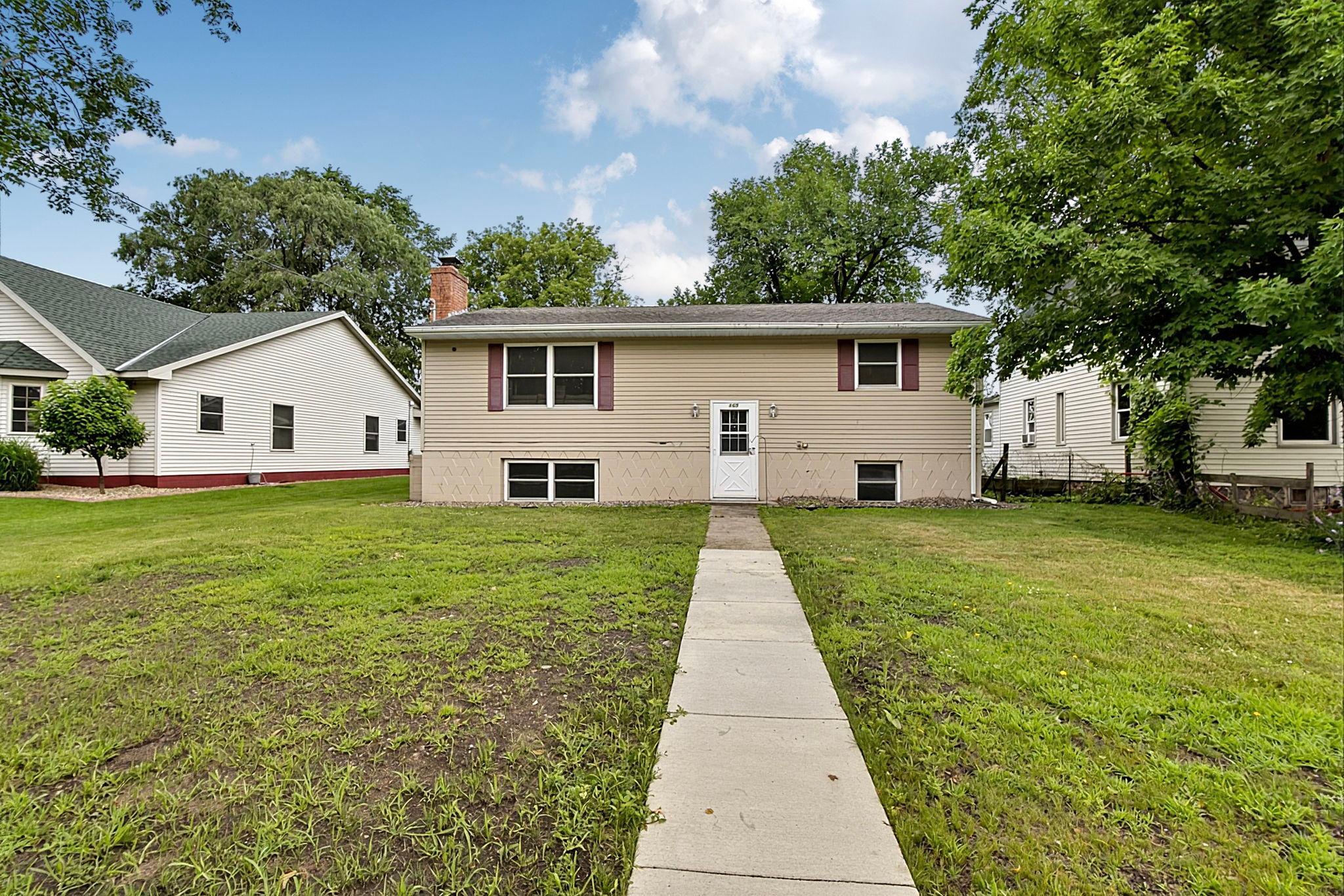 105 Barracuda Avenue SE