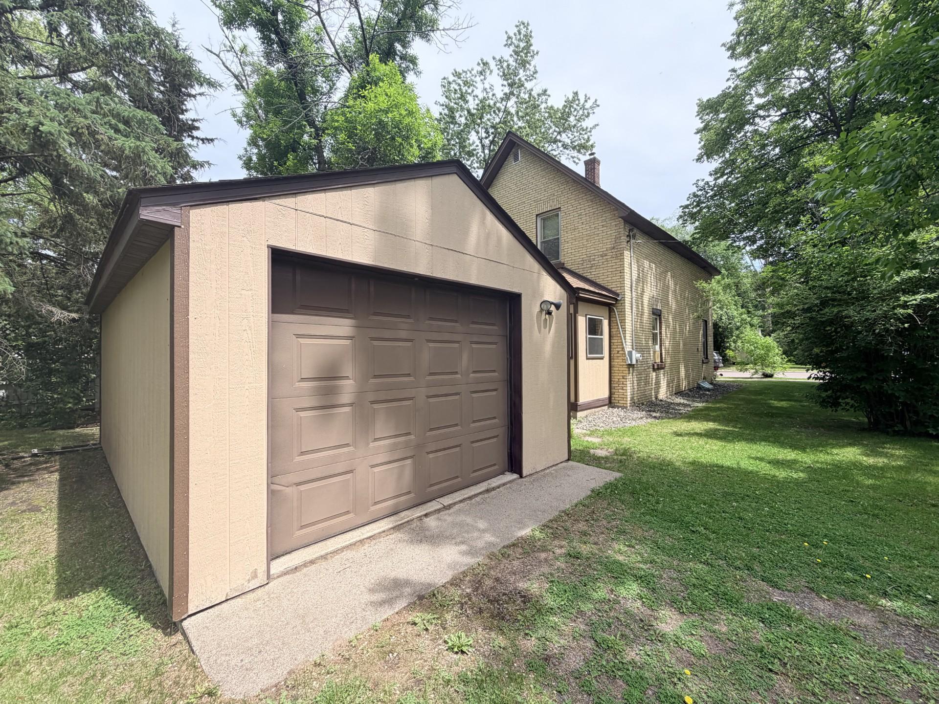 251 Hall Avenue SW