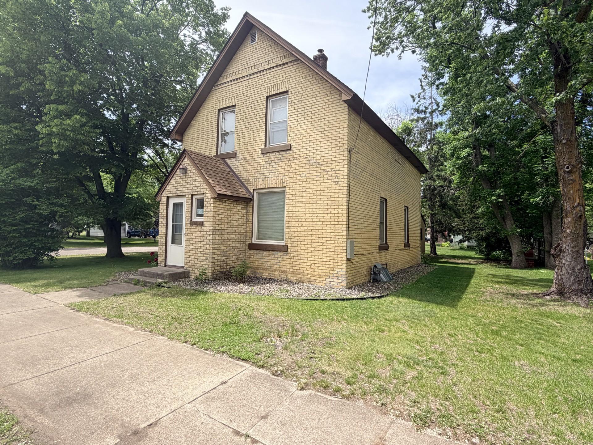 251 Hall Avenue SW