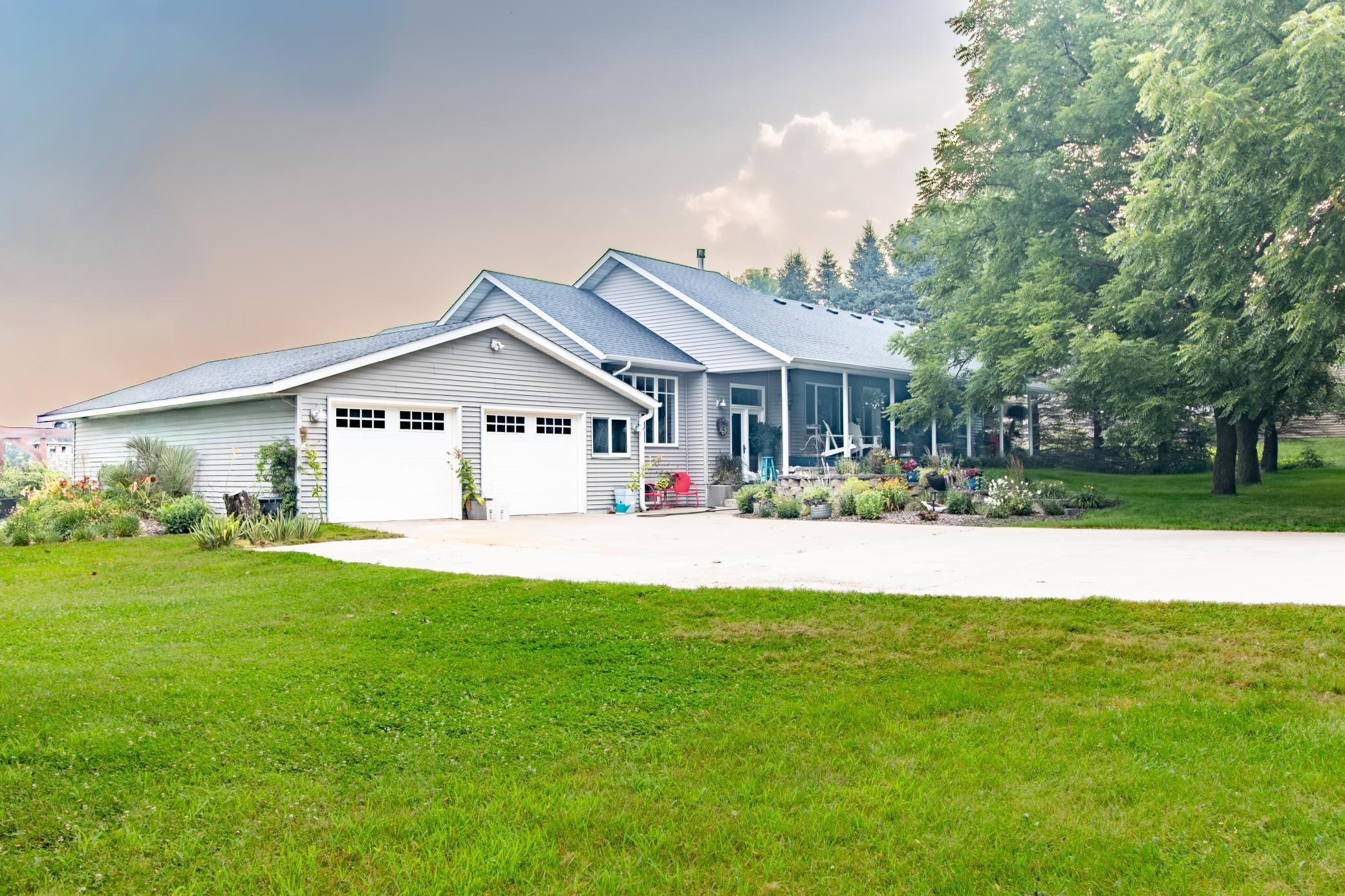 12480 212th Avenue NE, New London, MN