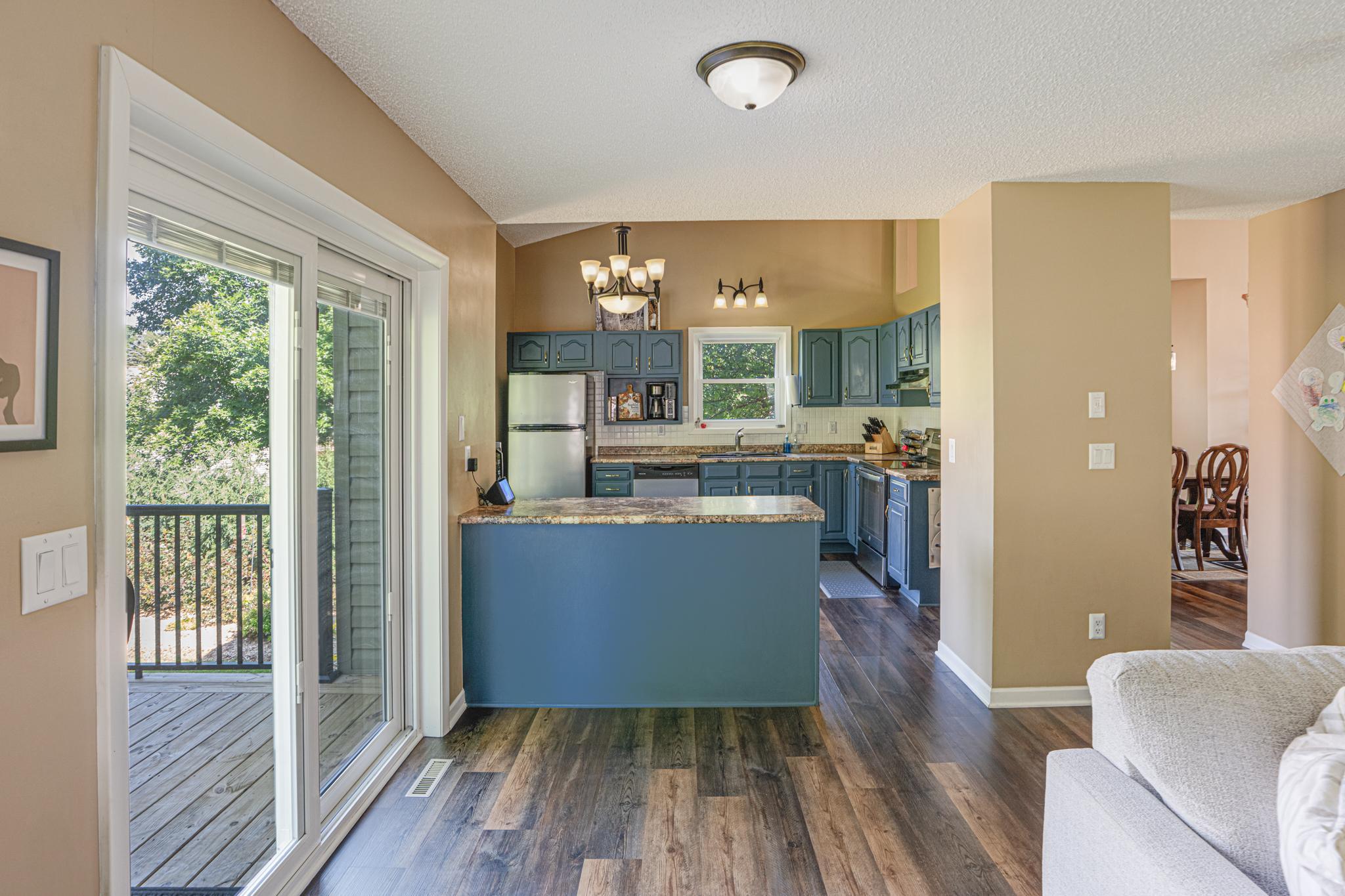 2211 Regent Lane SW