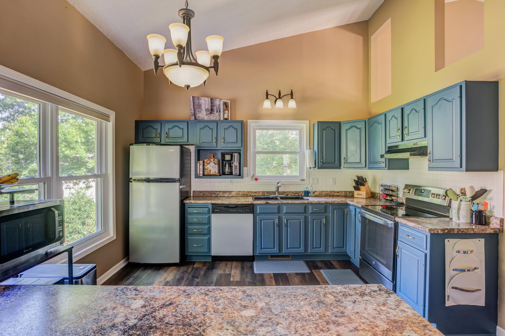 2211 Regent Lane SW