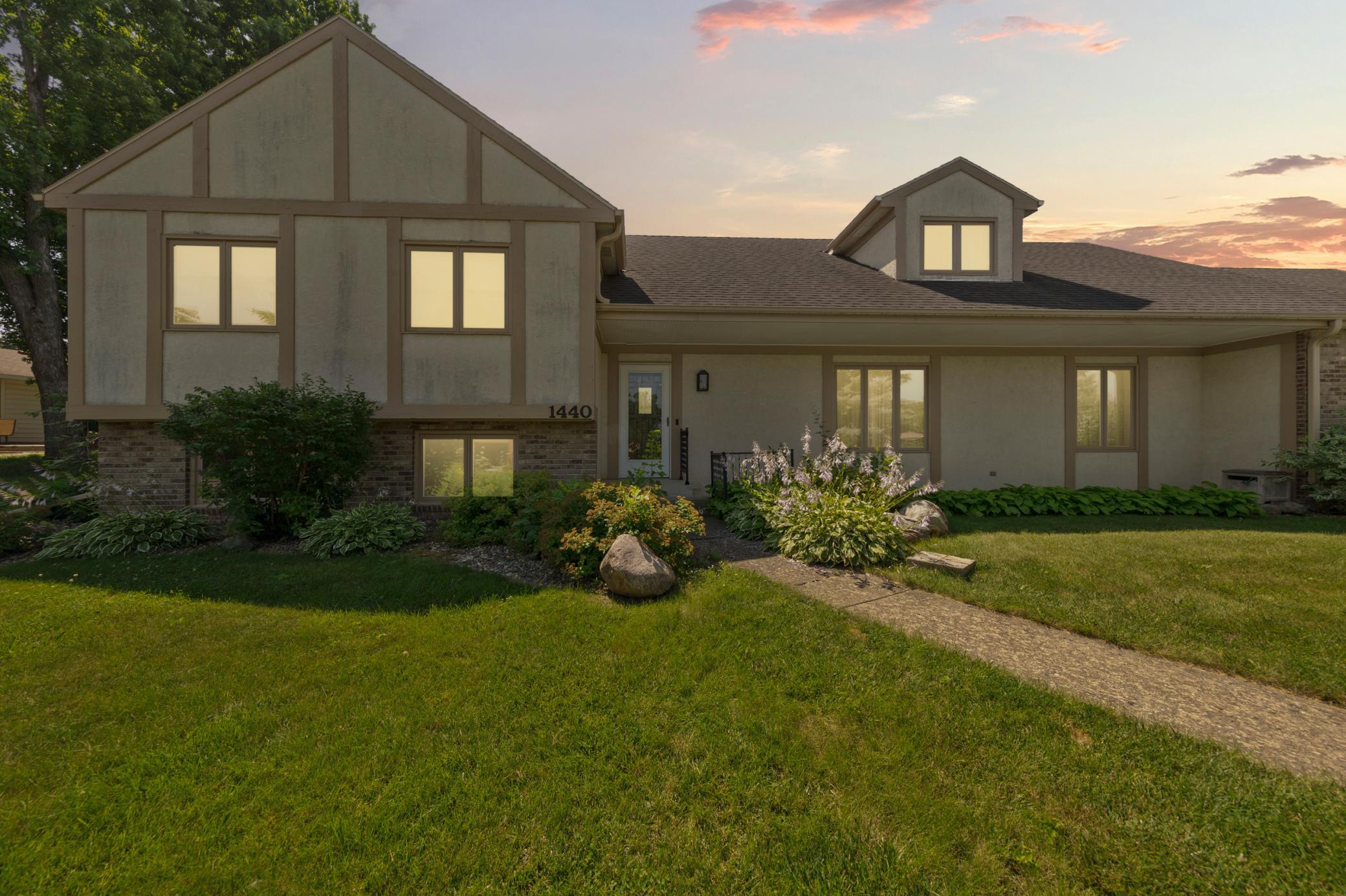 1440 Sunset Drive SW