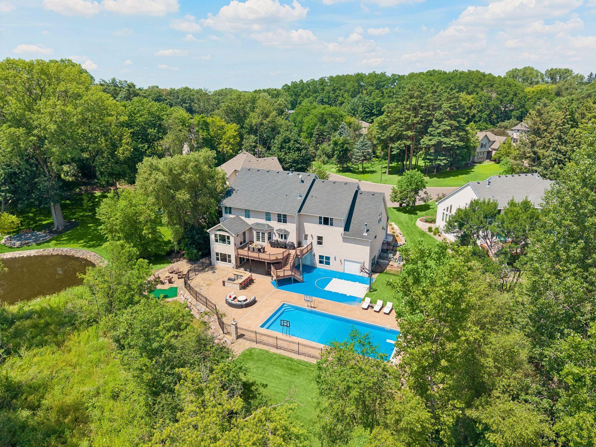 2012 Pine Ridge Drive