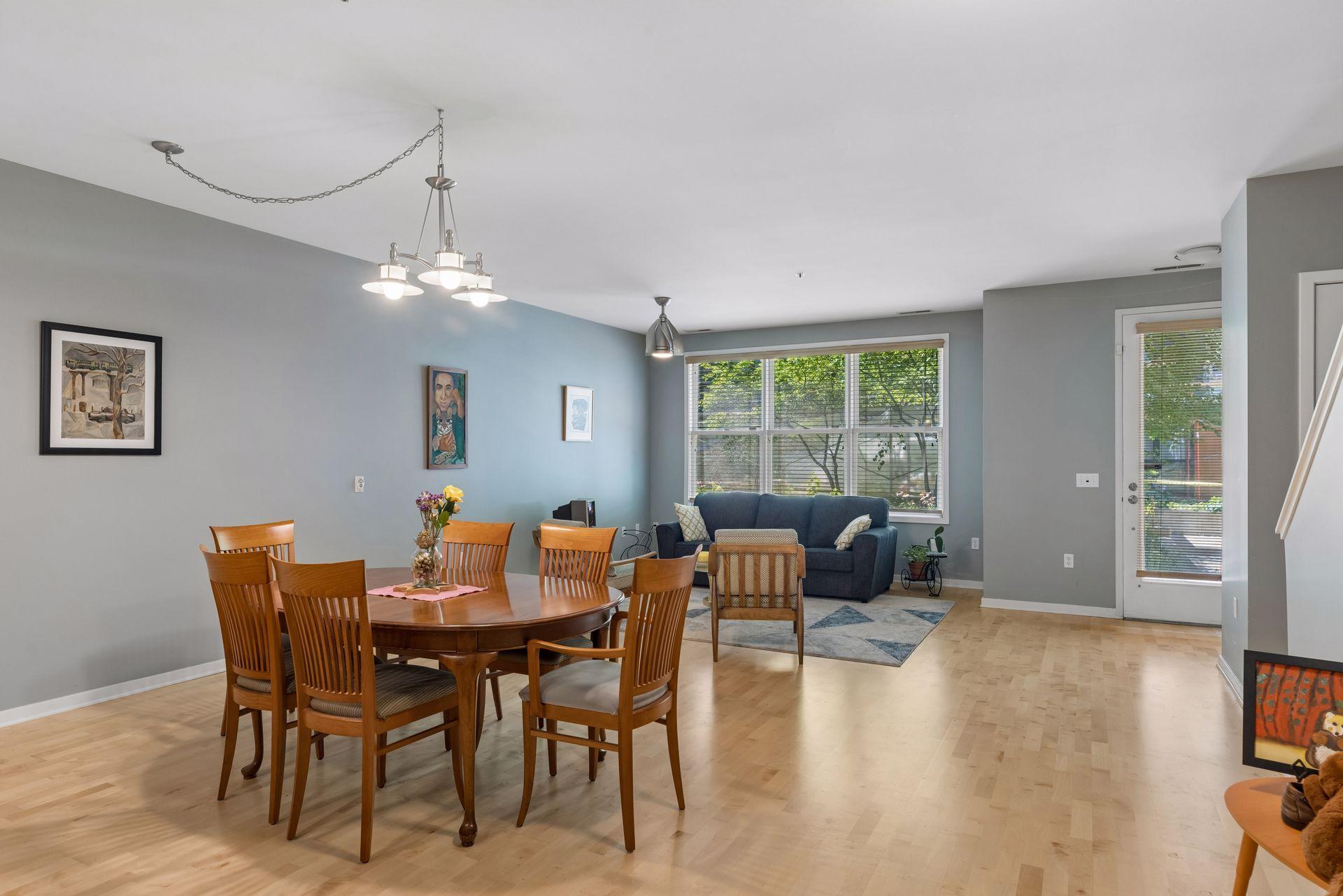 209 8th Street E