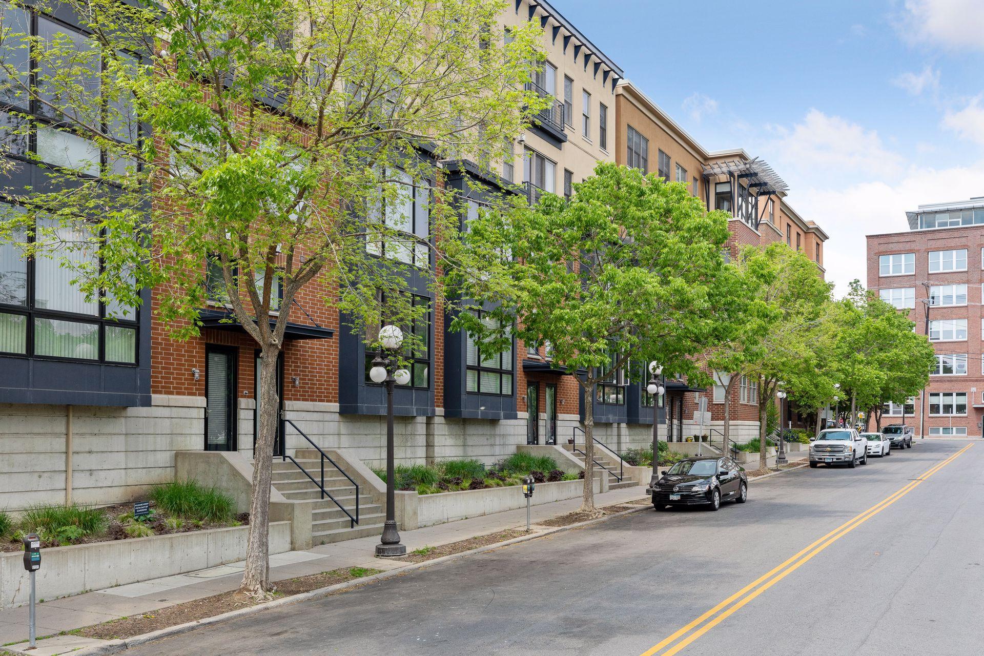 209 8th Street E