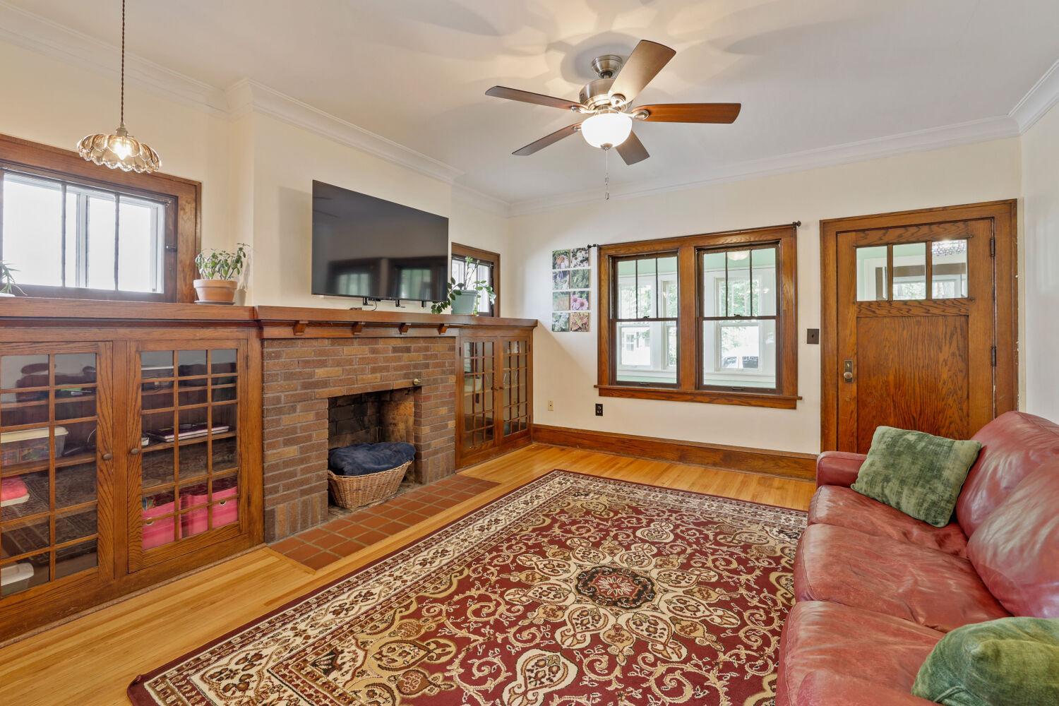 150 Stevens Street W