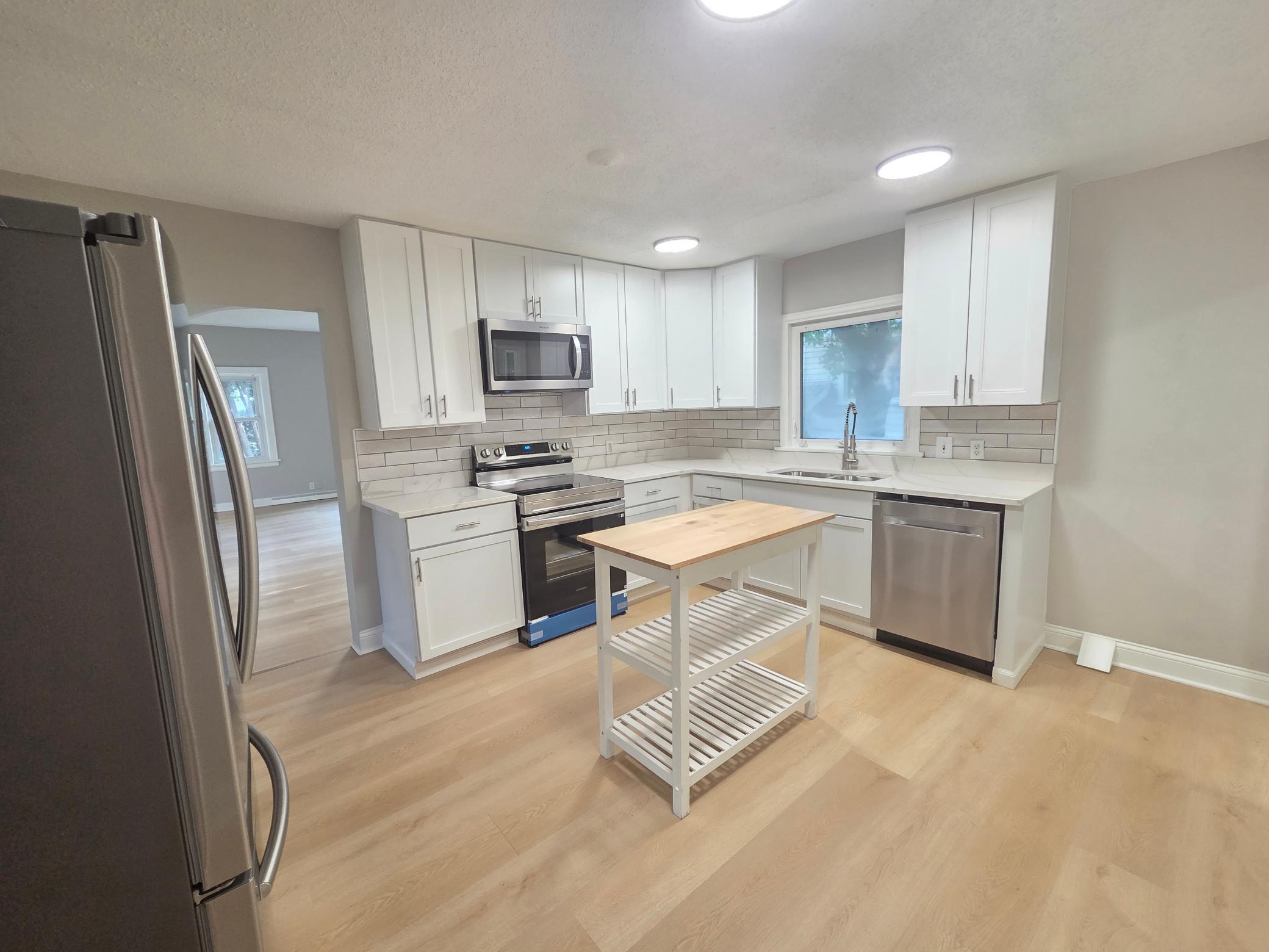 712 Maple Street W